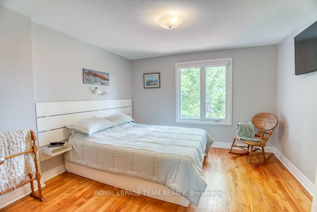Photo 12 of 2471 Clementine Boulevard, Ottawa, Heron Park — HOMEH