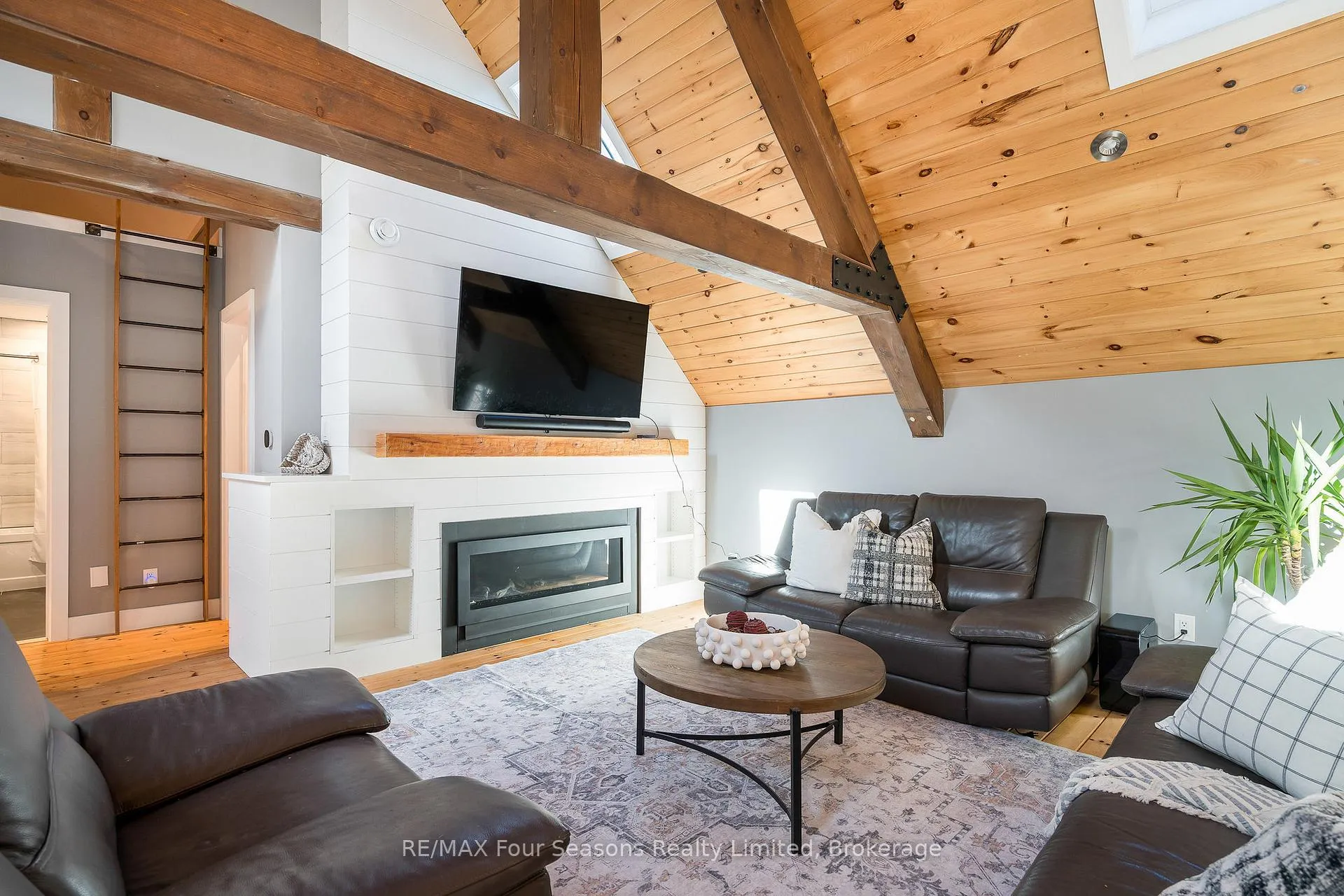 Photo 23 of 589108 Grey Road 19, Blue Mountains — HOMEH