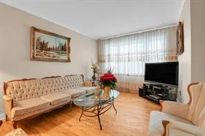 Photo 3 of 456 Blake Boulevard, Ottawa, Vanier — HOMEH