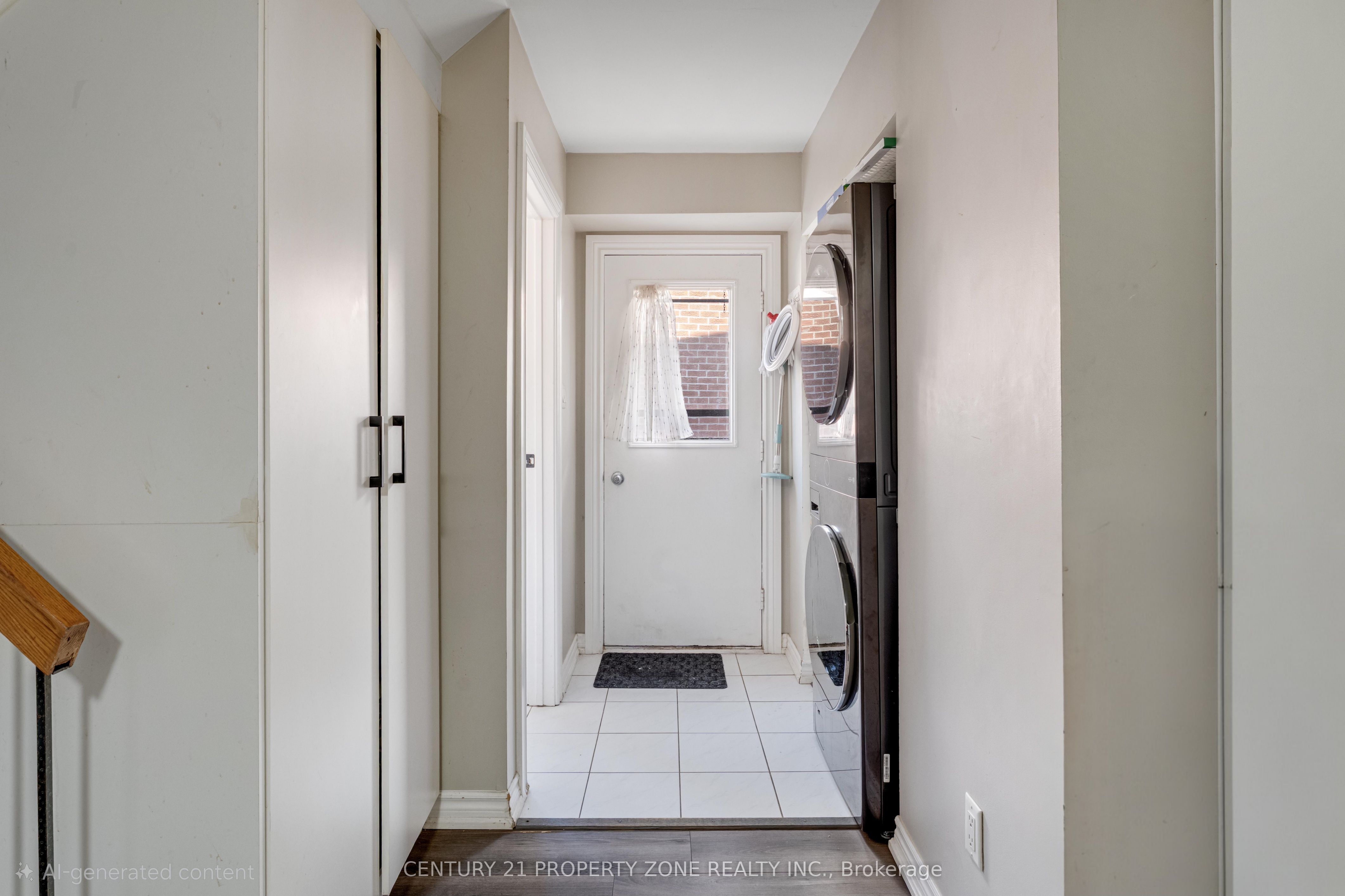 Photo 2 of 36 Winterfold Drive, Brampton, Madoc — HOMEH