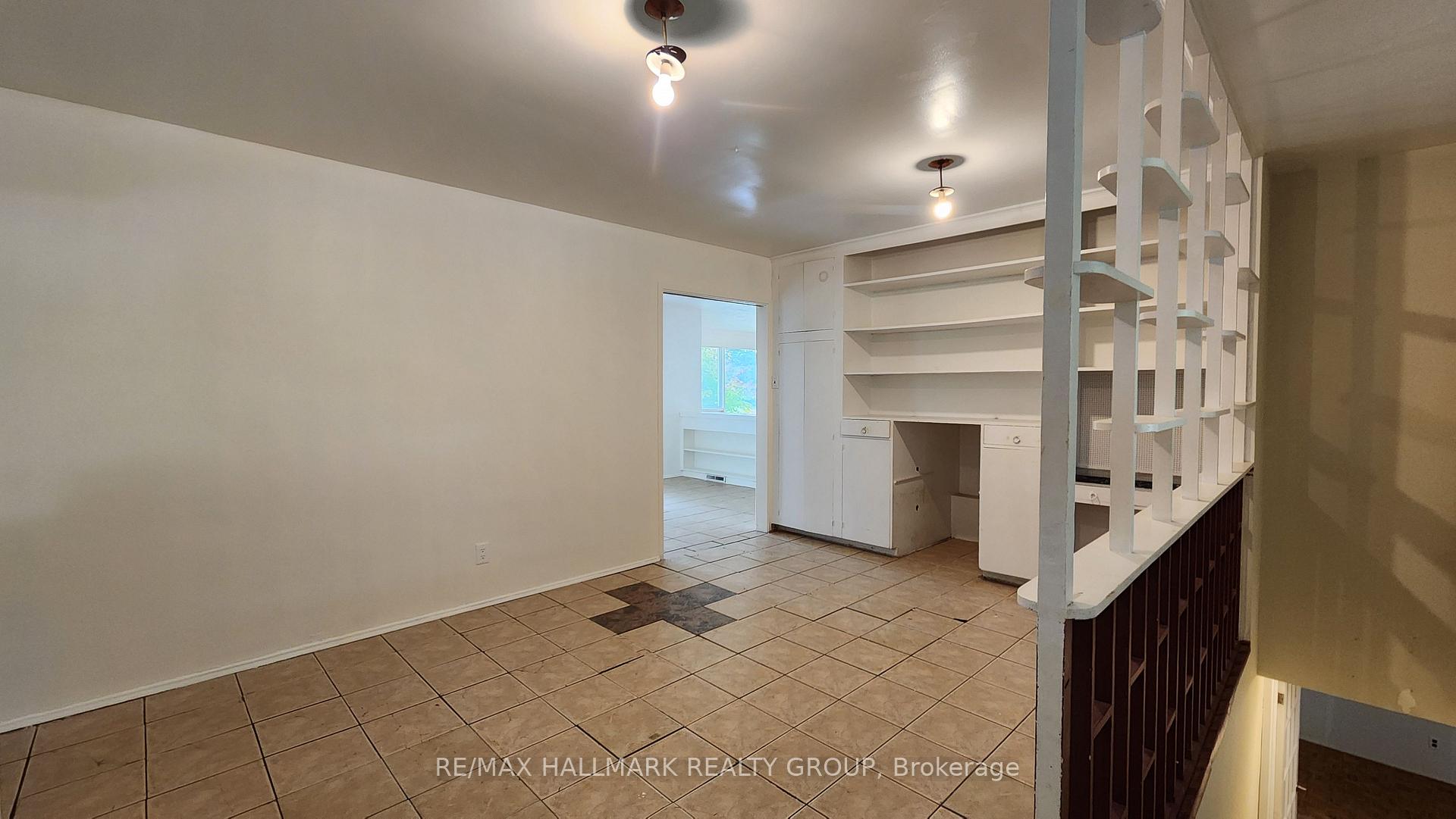 Photo 5 of 447 Roger Road, Ottawa, Alta Vista/Faircrest Heights — HOMEH
