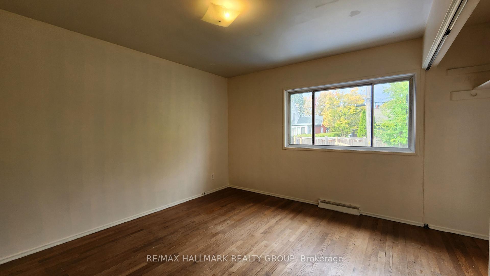 Photo 12 of 447 Roger Road, Ottawa, Alta Vista/Faircrest Heights — HOMEH
