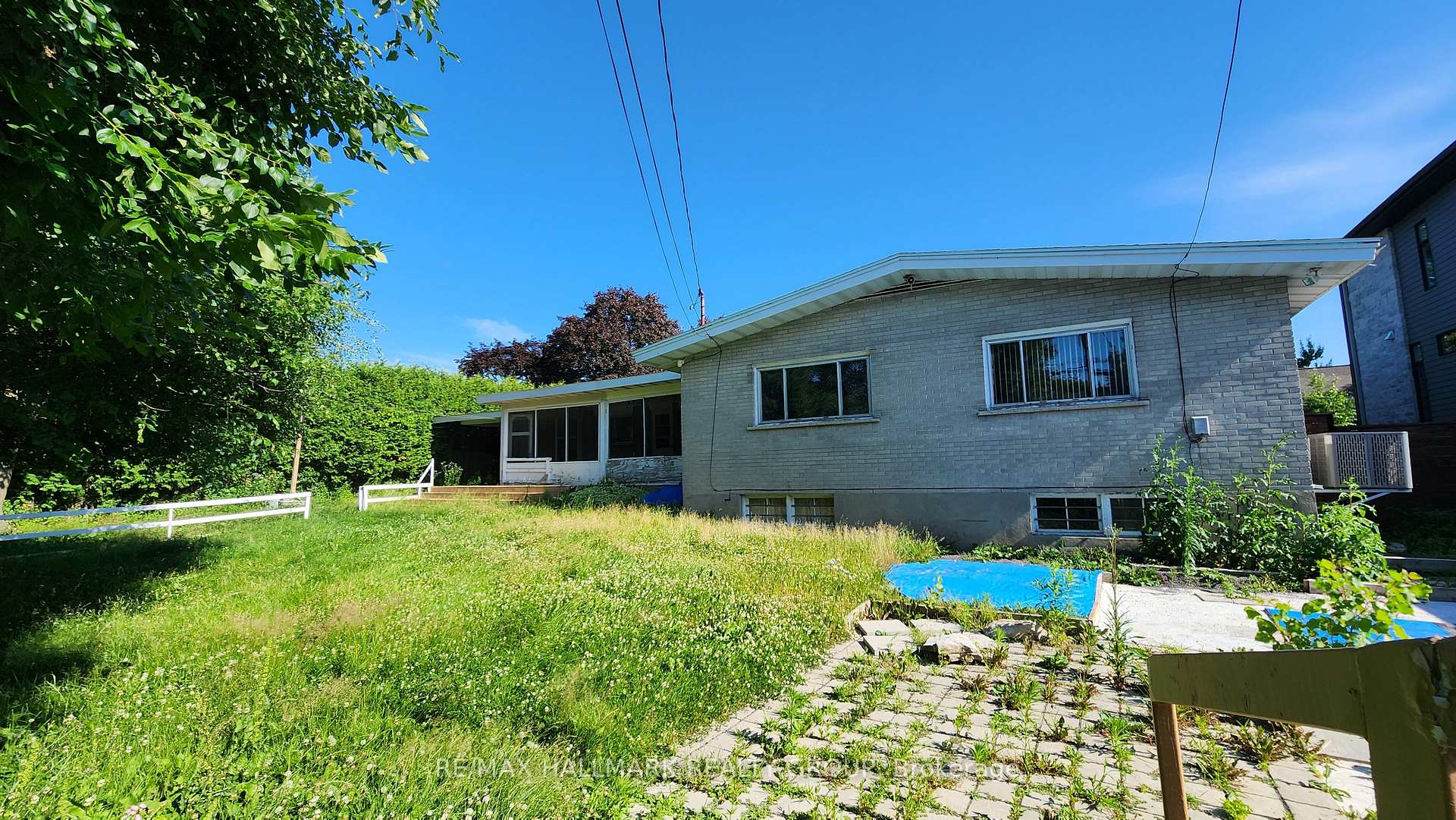Photo 24 of 447 Roger Road, Ottawa, Alta Vista/Faircrest Heights — HOMEH