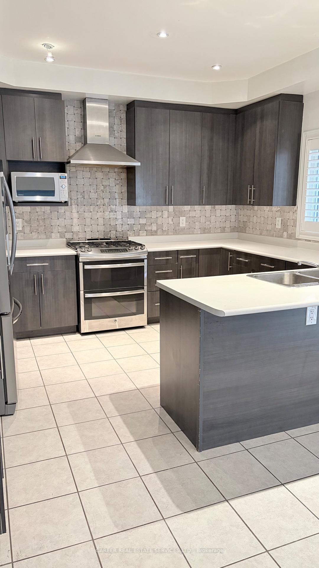 Photo 5 of 18 Crellin Street, Ajax, South East — HOMEH