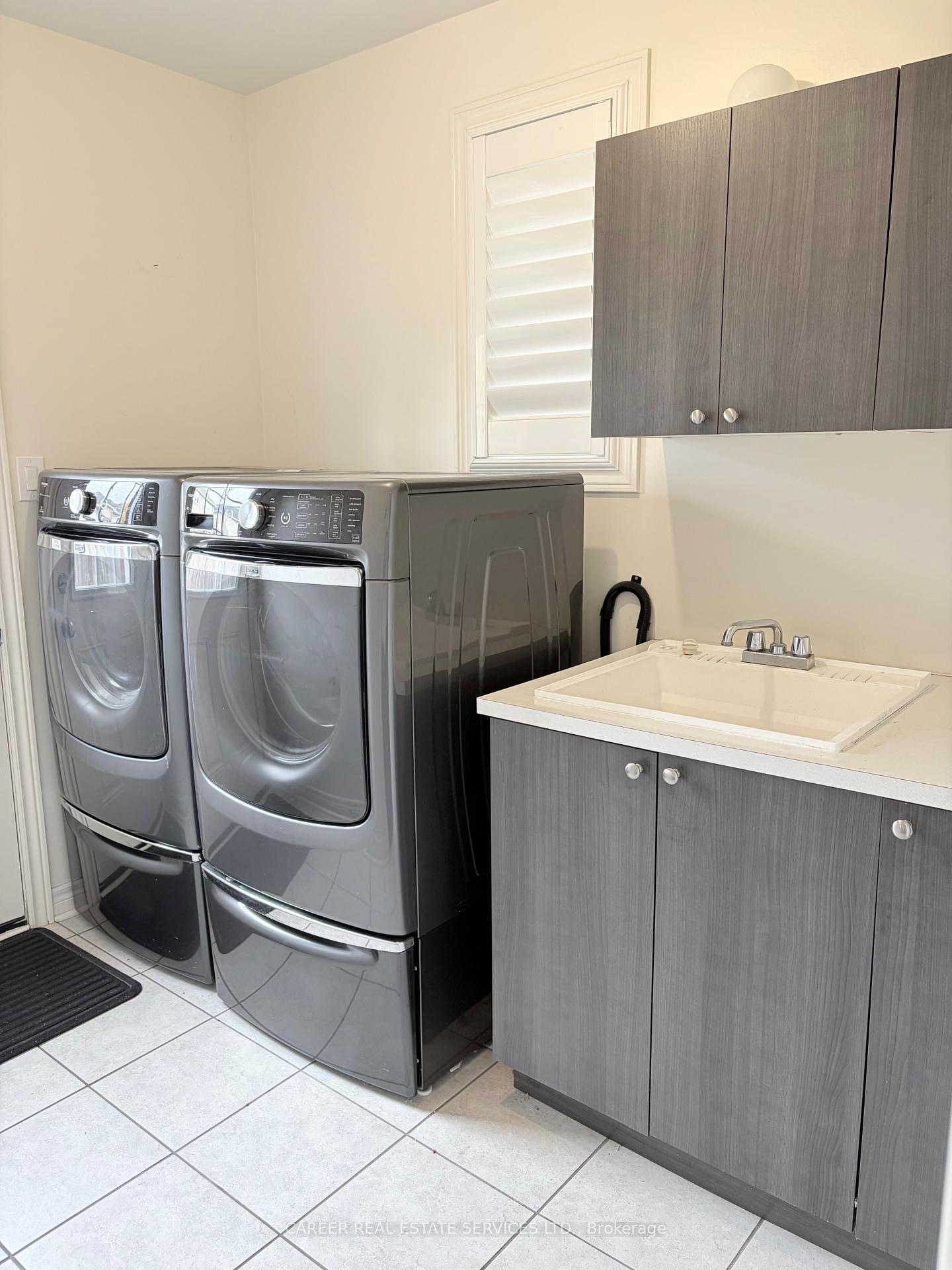 Photo 13 of 18 Crellin Street, Ajax, South East — HOMEH