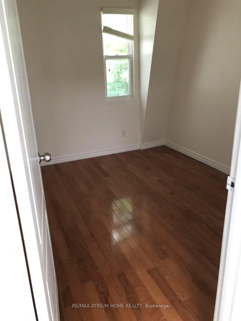 Photo 3 of Unit 301, 413 Spadina Avenue, Toronto, Kensington-Chinatown — HOMEH