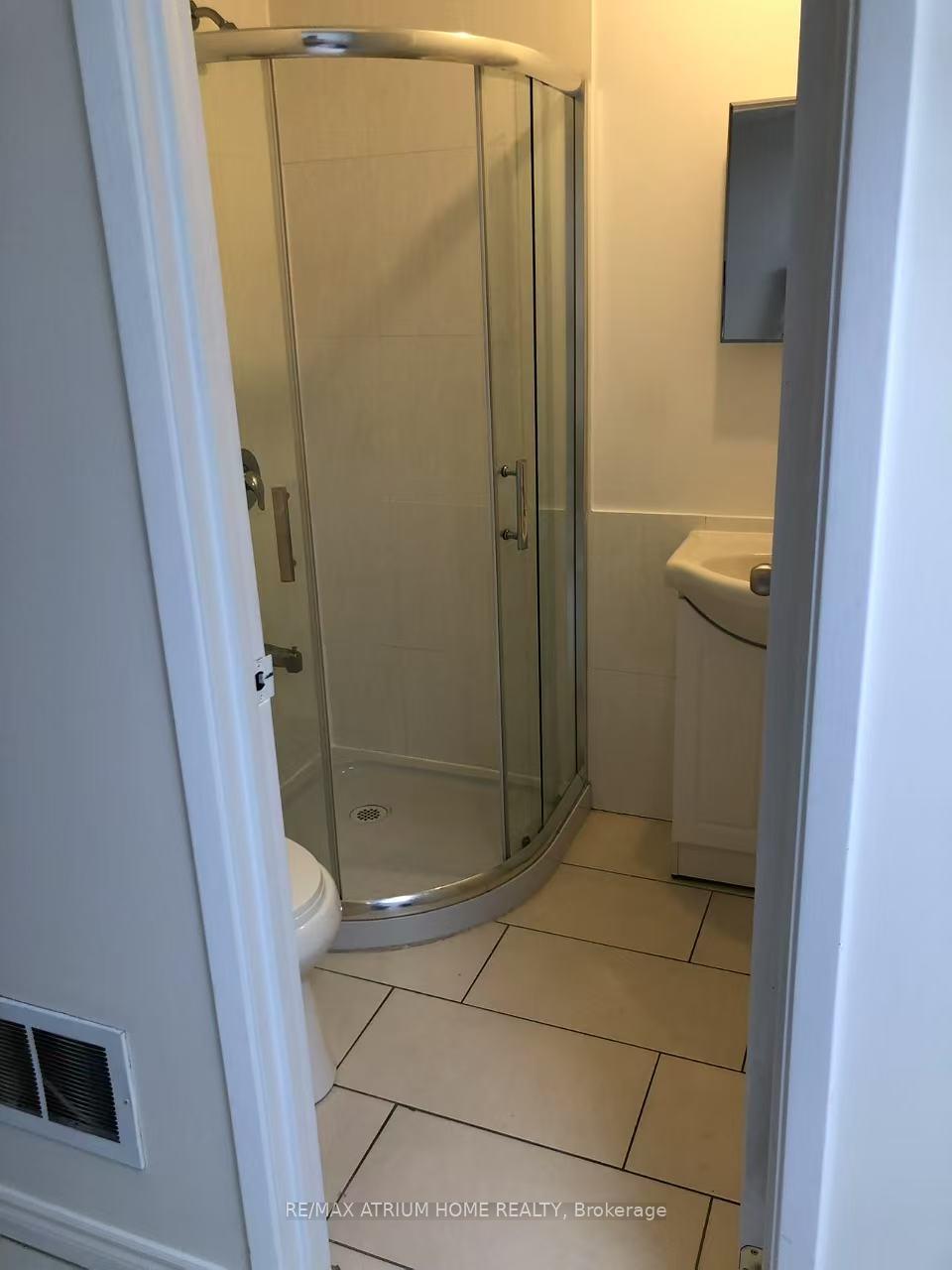 Photo 5 of Unit 301, 413 Spadina Avenue, Toronto, Kensington-Chinatown — HOMEH