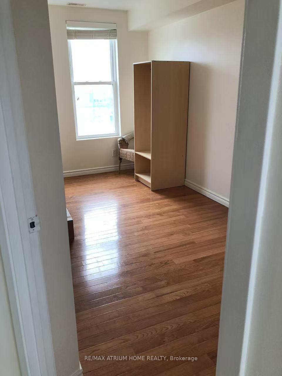 Photo 9 of Unit 301, 413 Spadina Avenue, Toronto, Kensington-Chinatown — HOMEH