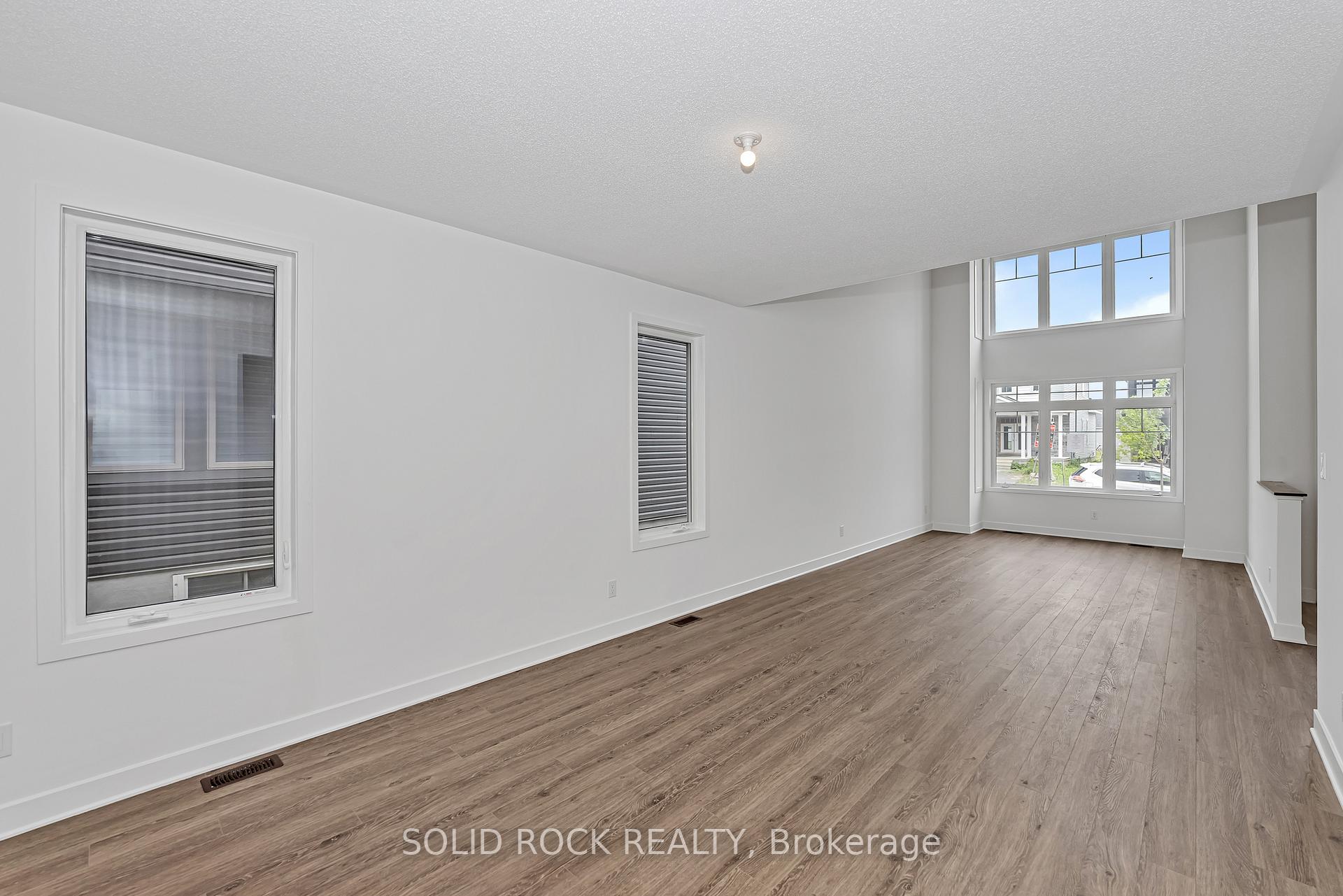 Photo 8 of 92 Esban Drive, Ottawa, Blossom Park/Kemp Park/Findlay Creek — HOMEH