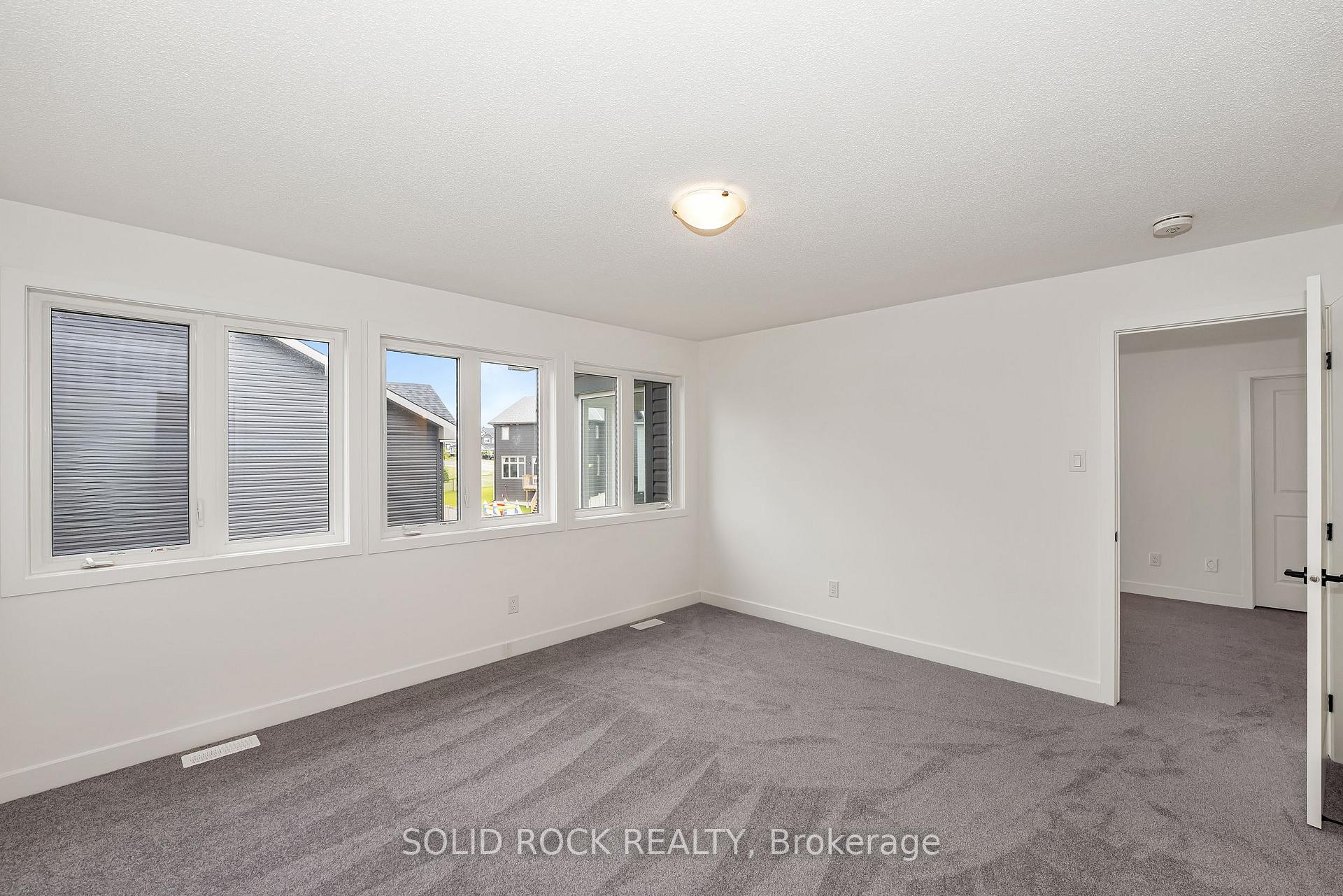 Photo 37 of 92 Esban Drive, Ottawa, Blossom Park/Kemp Park/Findlay Creek — HOMEH