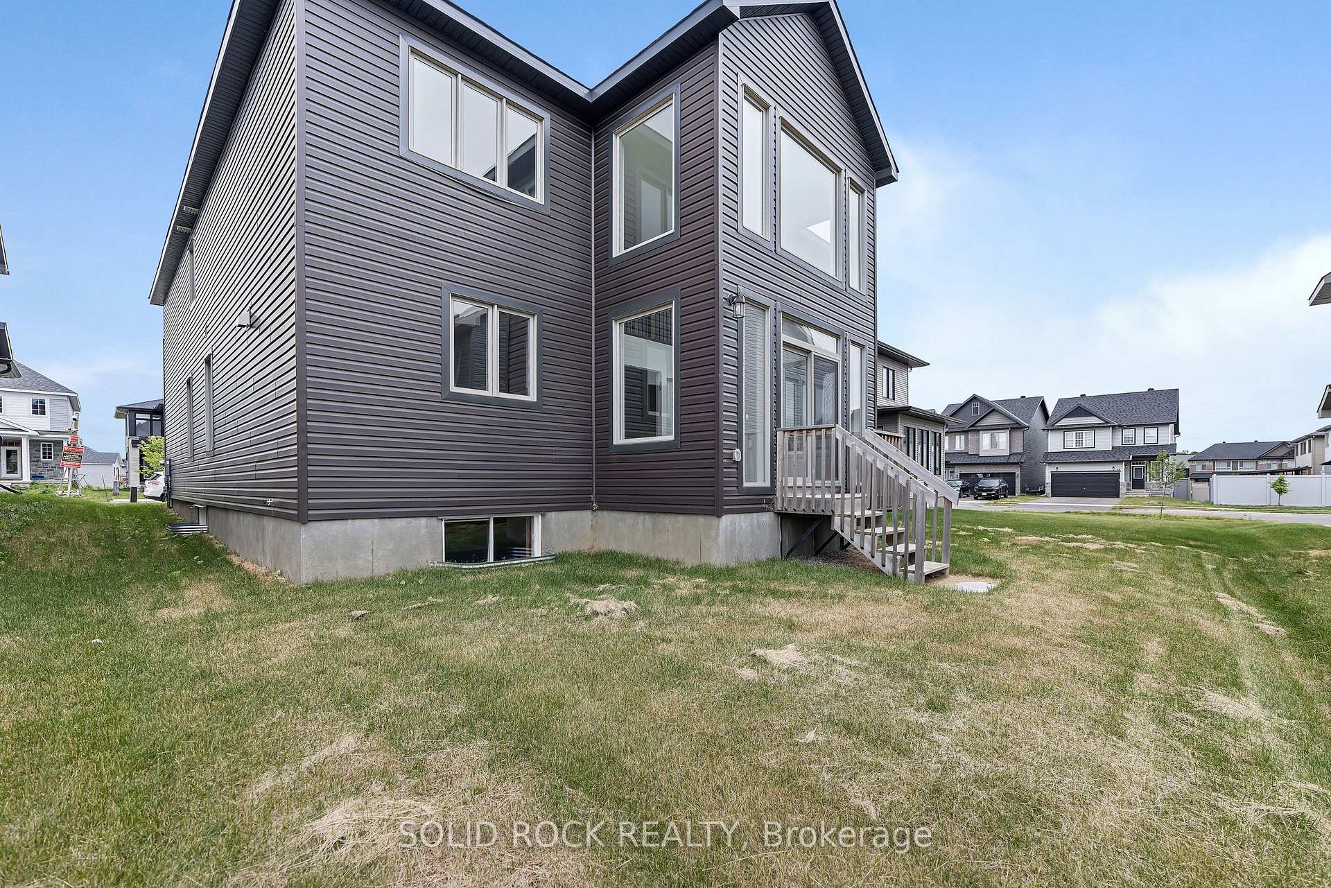Photo 42 of 92 Esban Drive, Ottawa, Blossom Park/Kemp Park/Findlay Creek — HOMEH