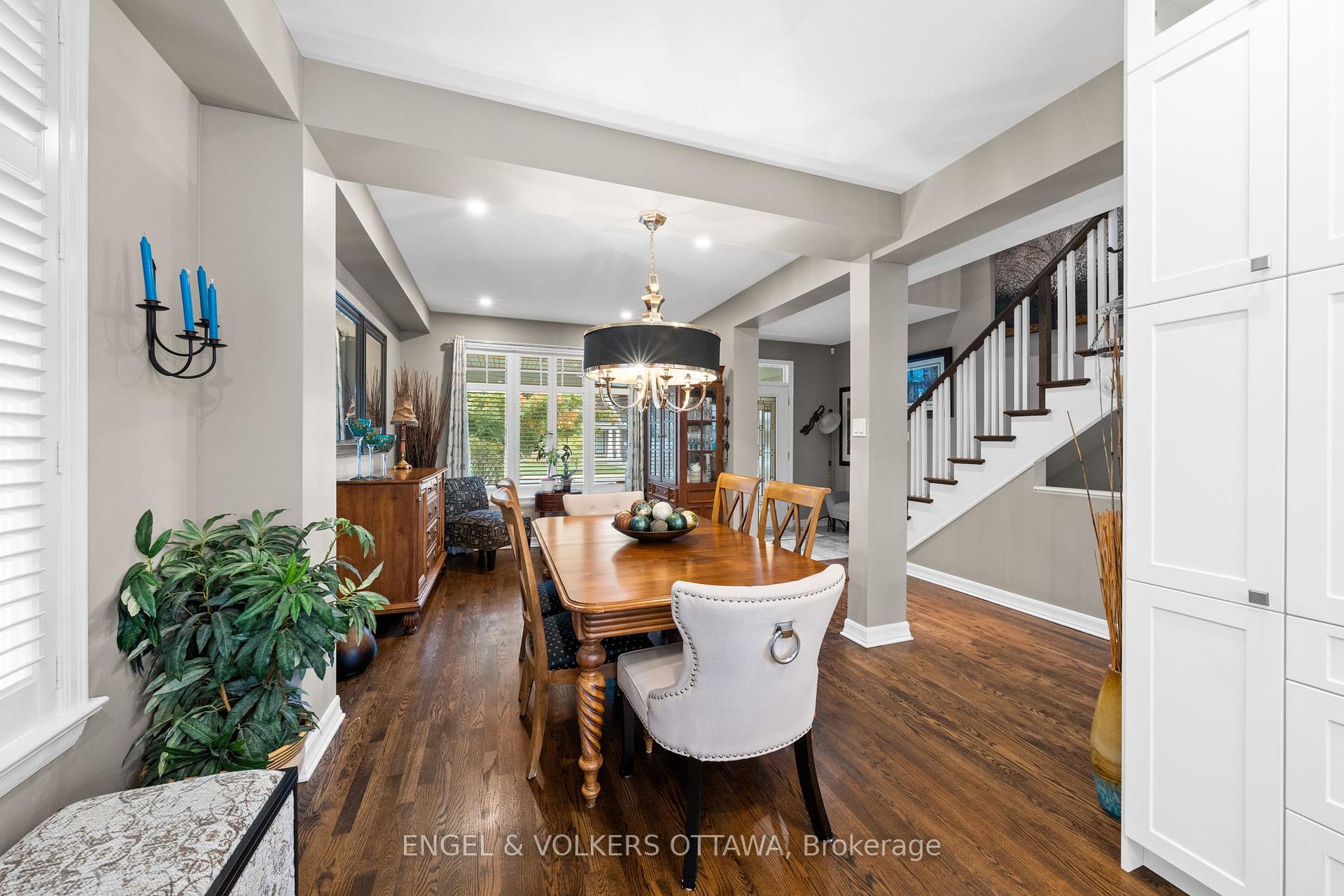 Photo 5 of 511 Erinwoods Circle, Ottawa, Barrhaven - Stonebridge — HOMEH