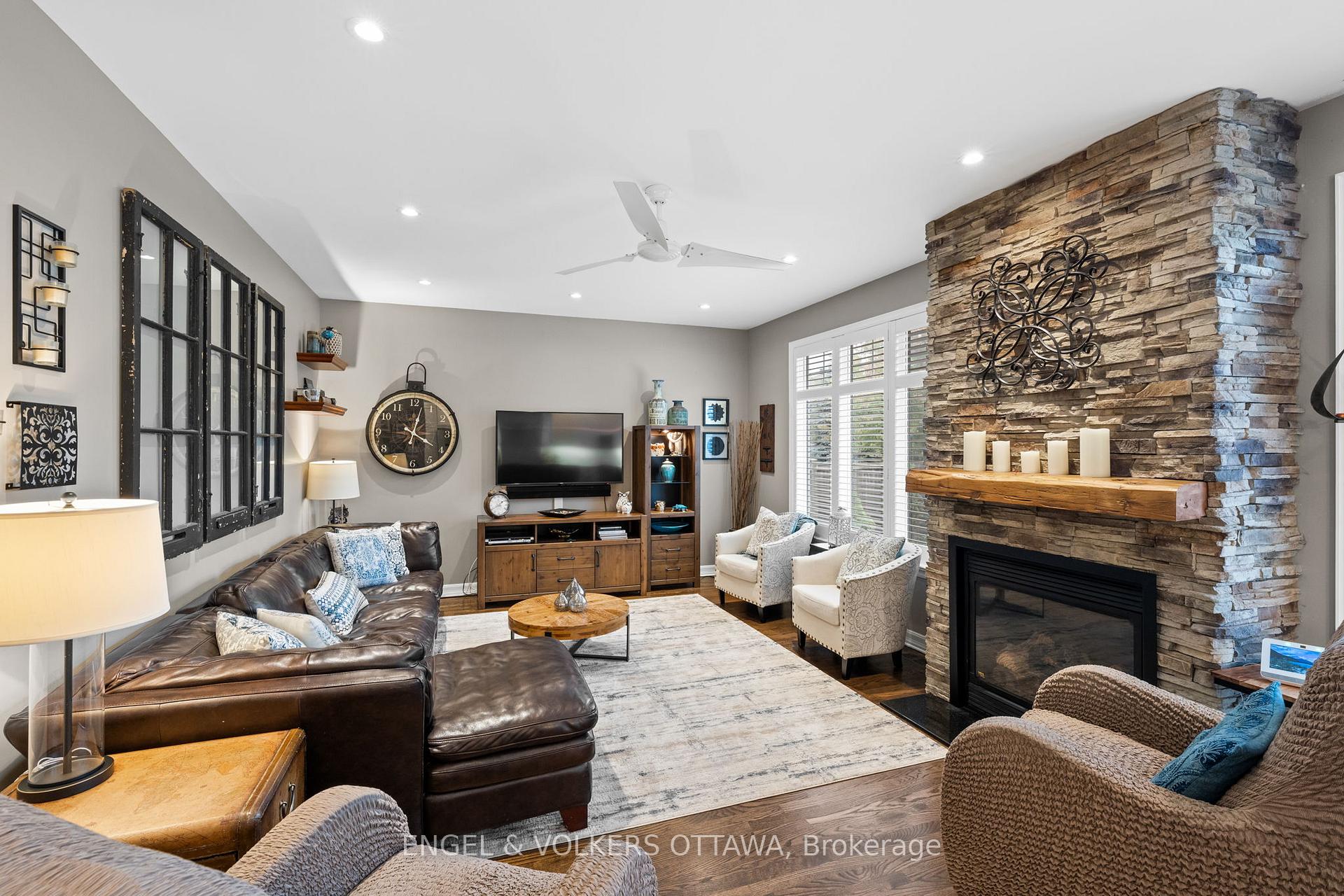 Photo 19 of 511 Erinwoods Circle, Ottawa, Barrhaven - Stonebridge — HOMEH