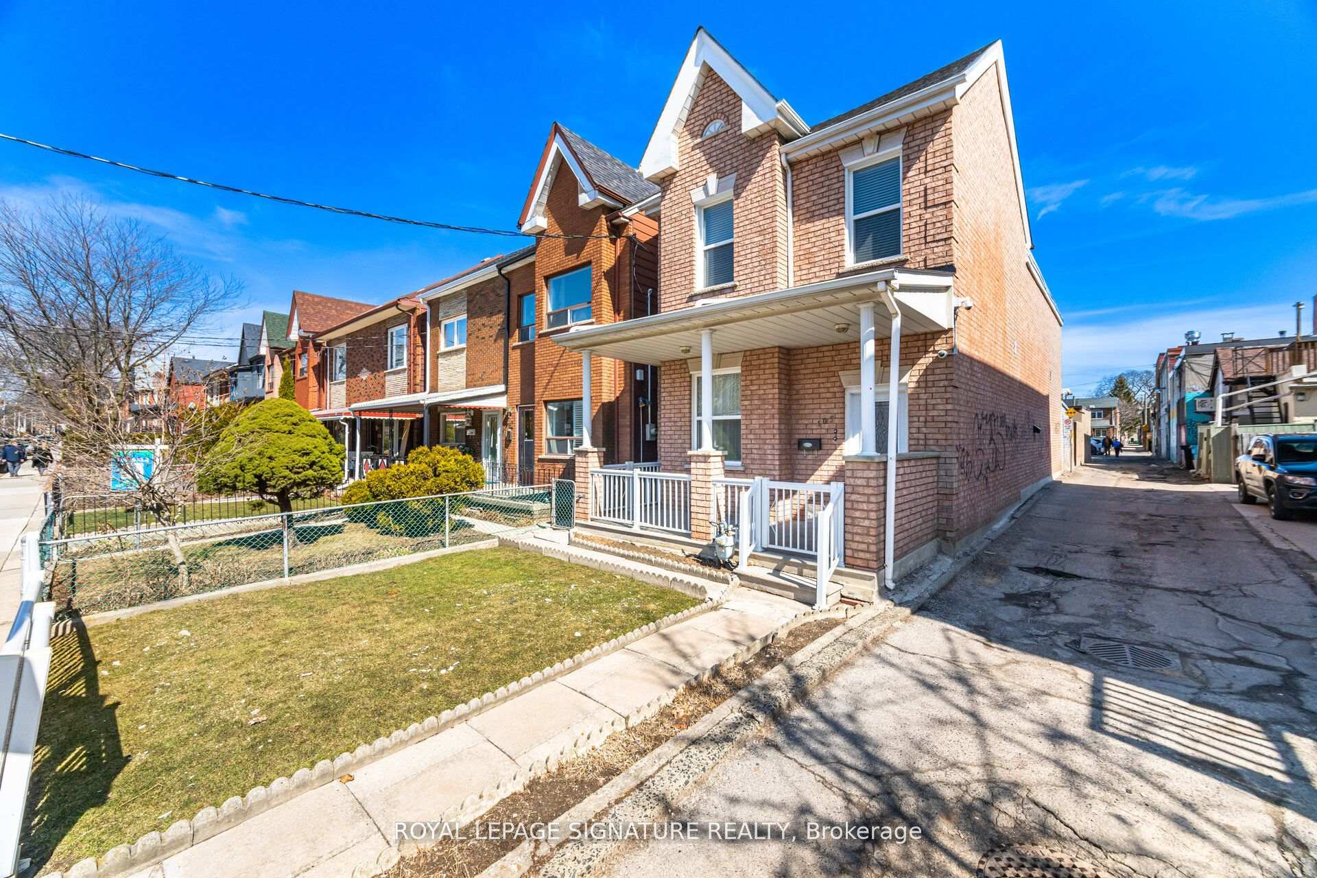 Photo 2 of Unit Upper, 105 Lisgar Street, Toronto, Little Portugal — HOMEH