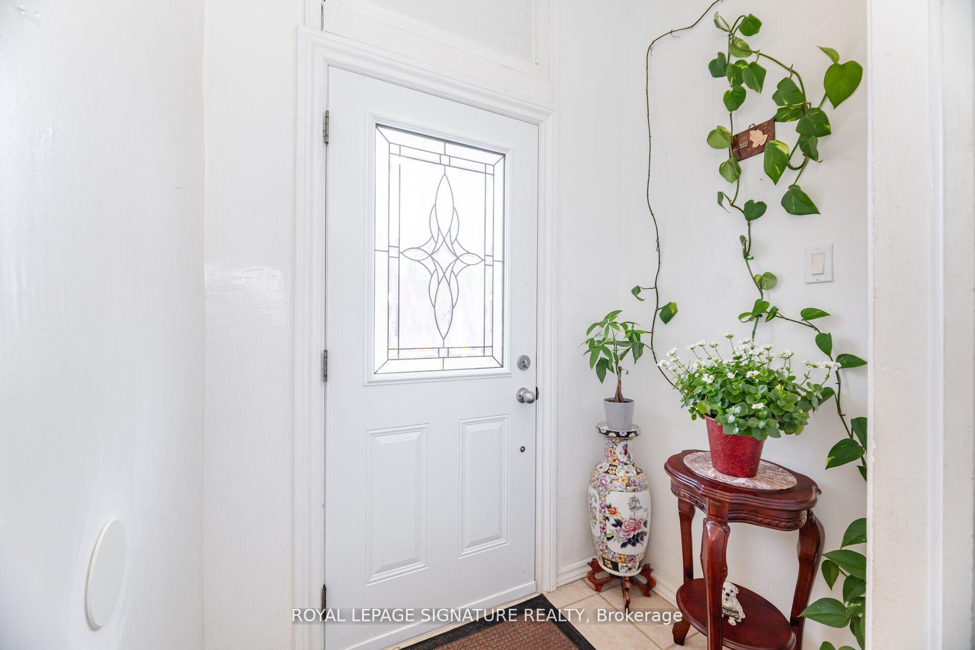 Photo 6 of Unit Upper, 105 Lisgar Street, Toronto, Little Portugal — HOMEH