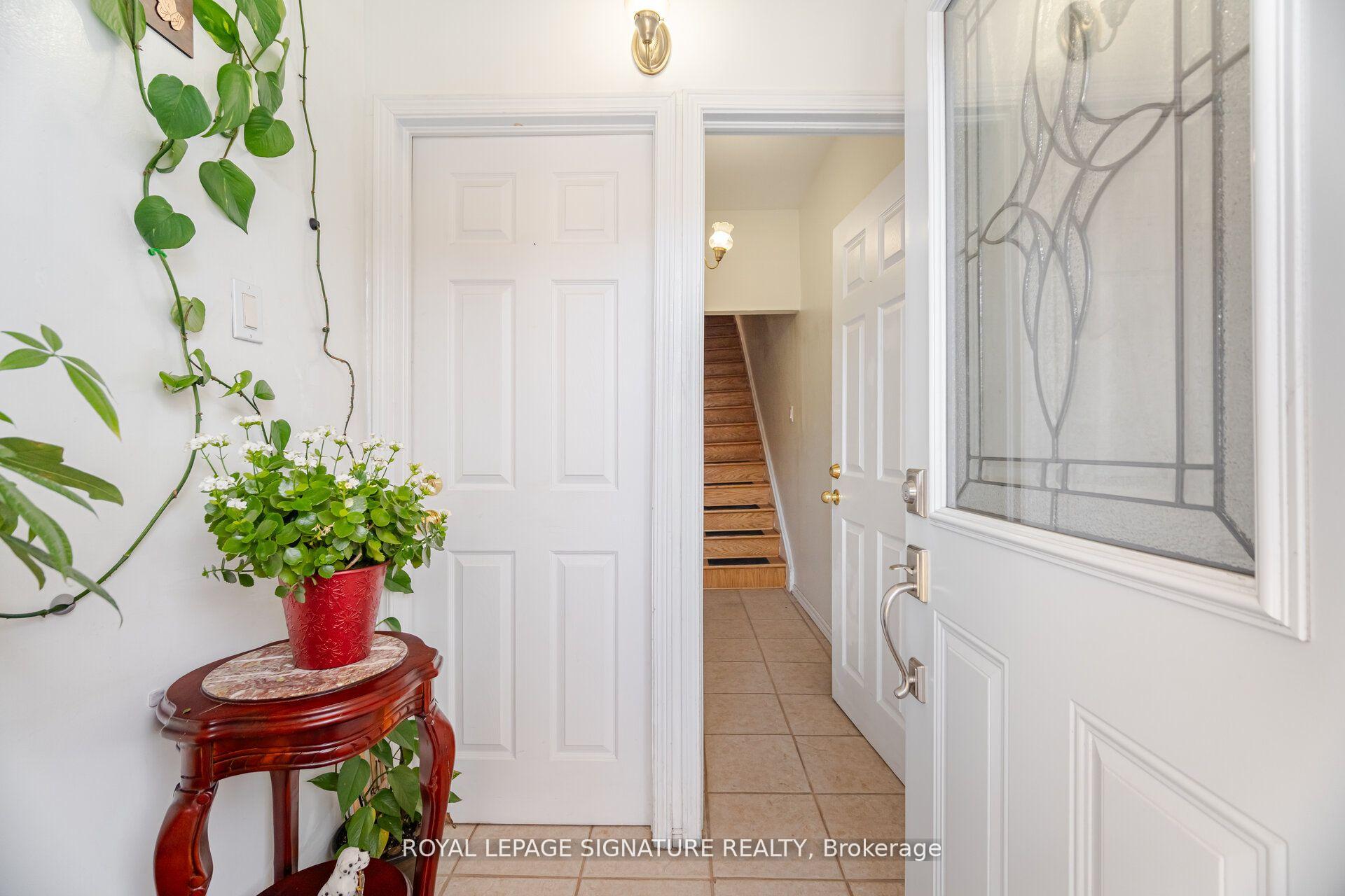 Photo 7 of Unit Upper, 105 Lisgar Street, Toronto, Little Portugal — HOMEH