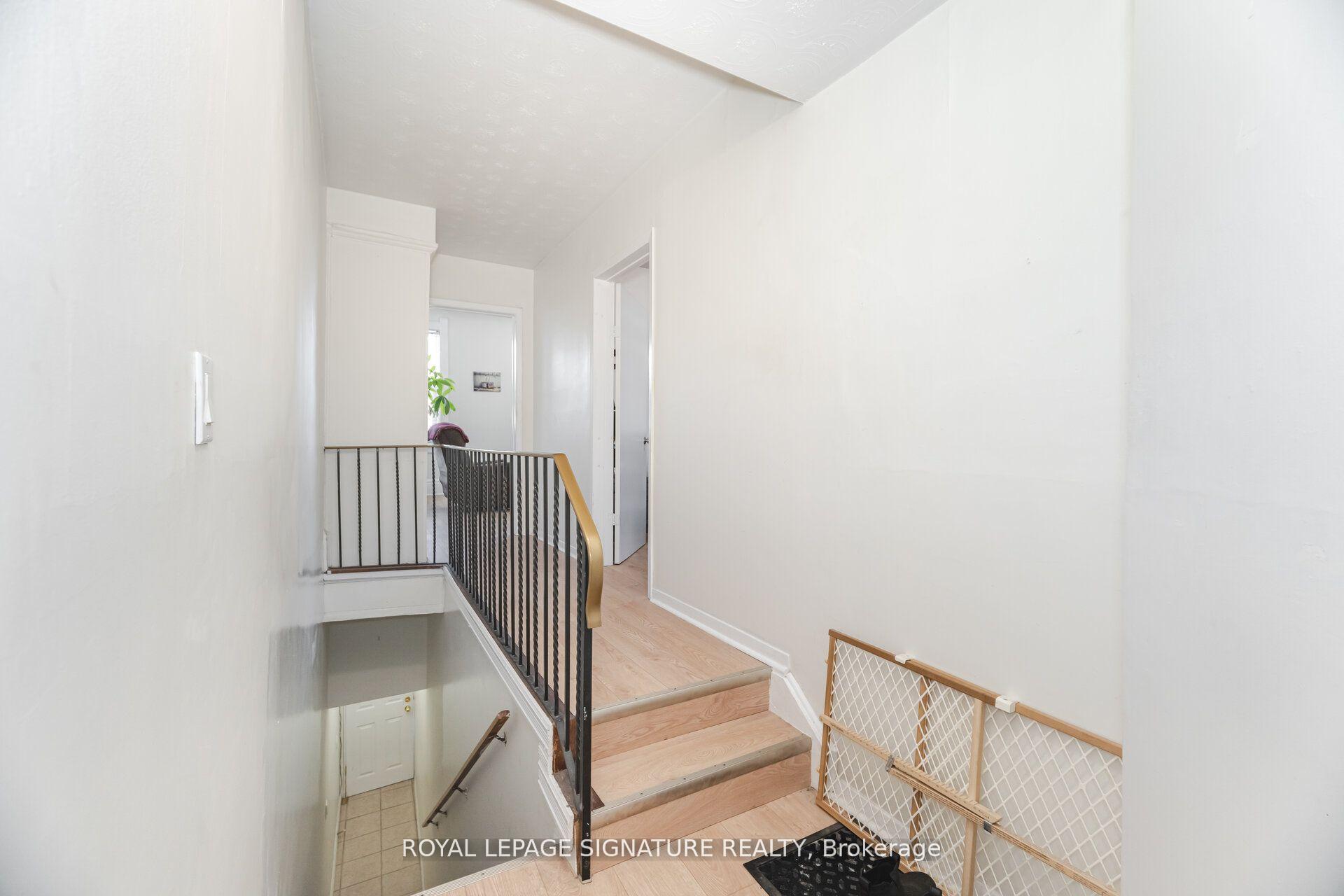 Photo 9 of Unit Upper, 105 Lisgar Street, Toronto, Little Portugal — HOMEH
