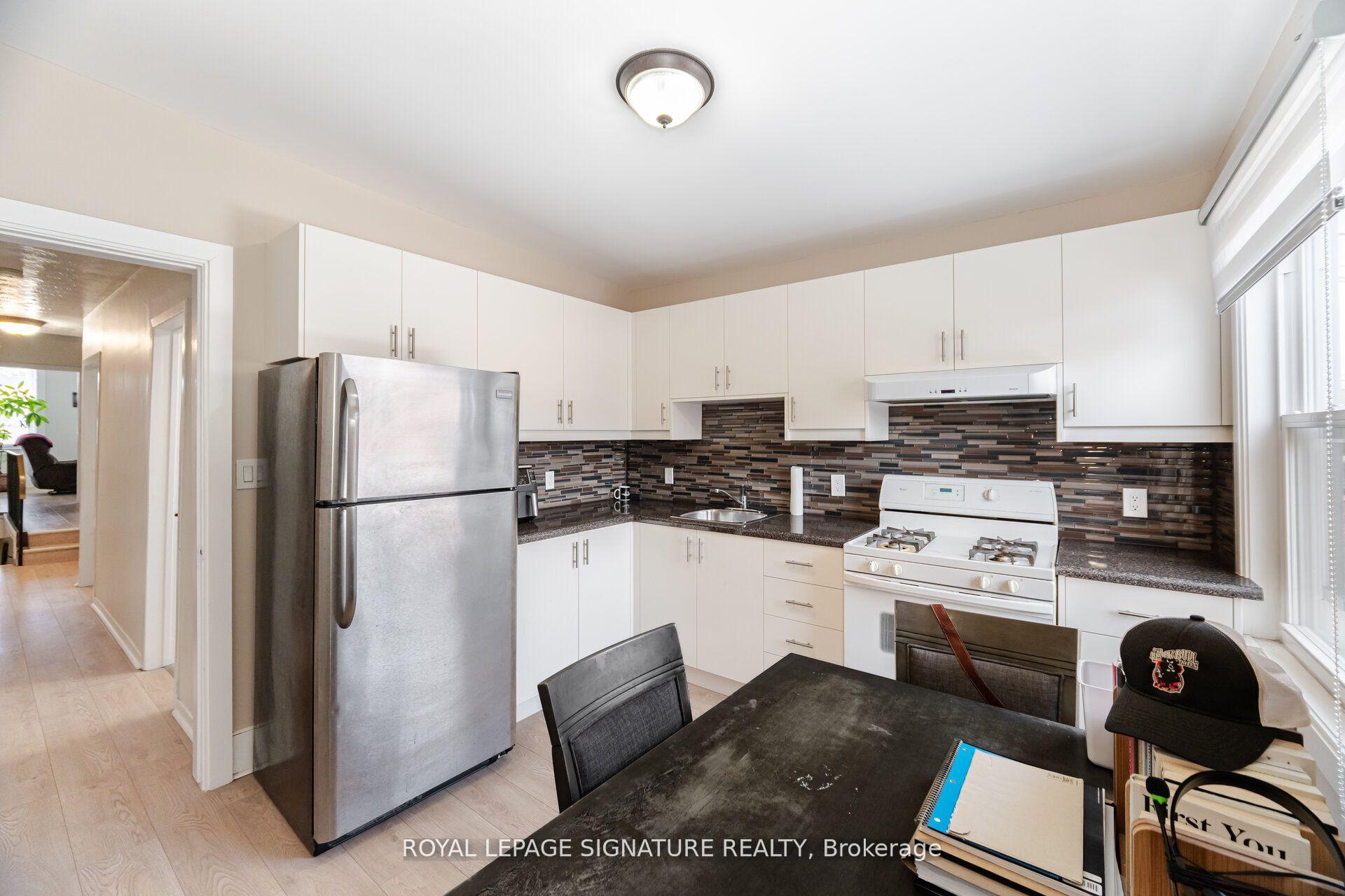 Photo 11 of Unit Upper, 105 Lisgar Street, Toronto, Little Portugal — HOMEH
