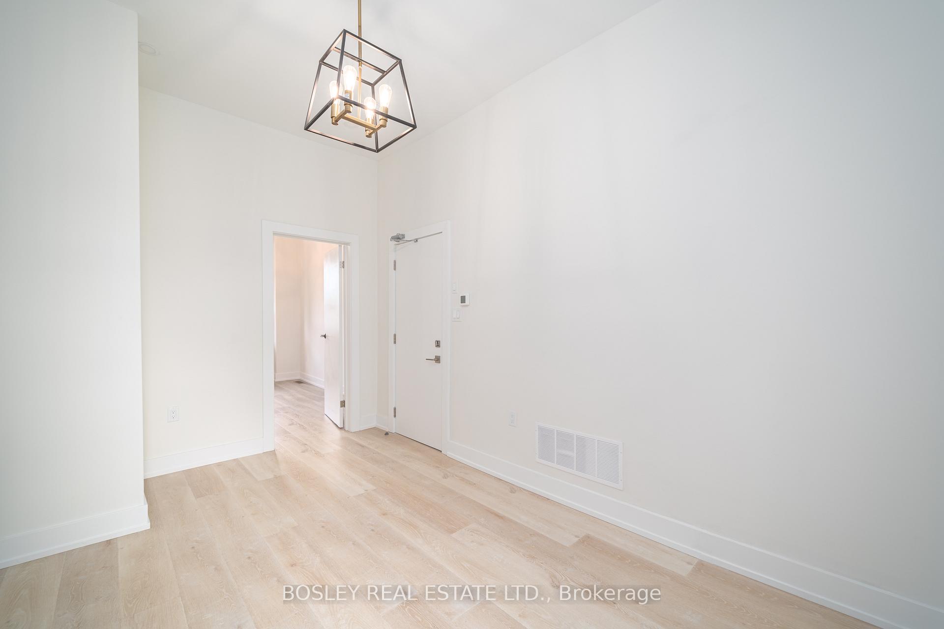 Photo 4 of Unit 2, 13 Mansfield Avenue, Toronto, Trinity-Bellwoods — HOMEH