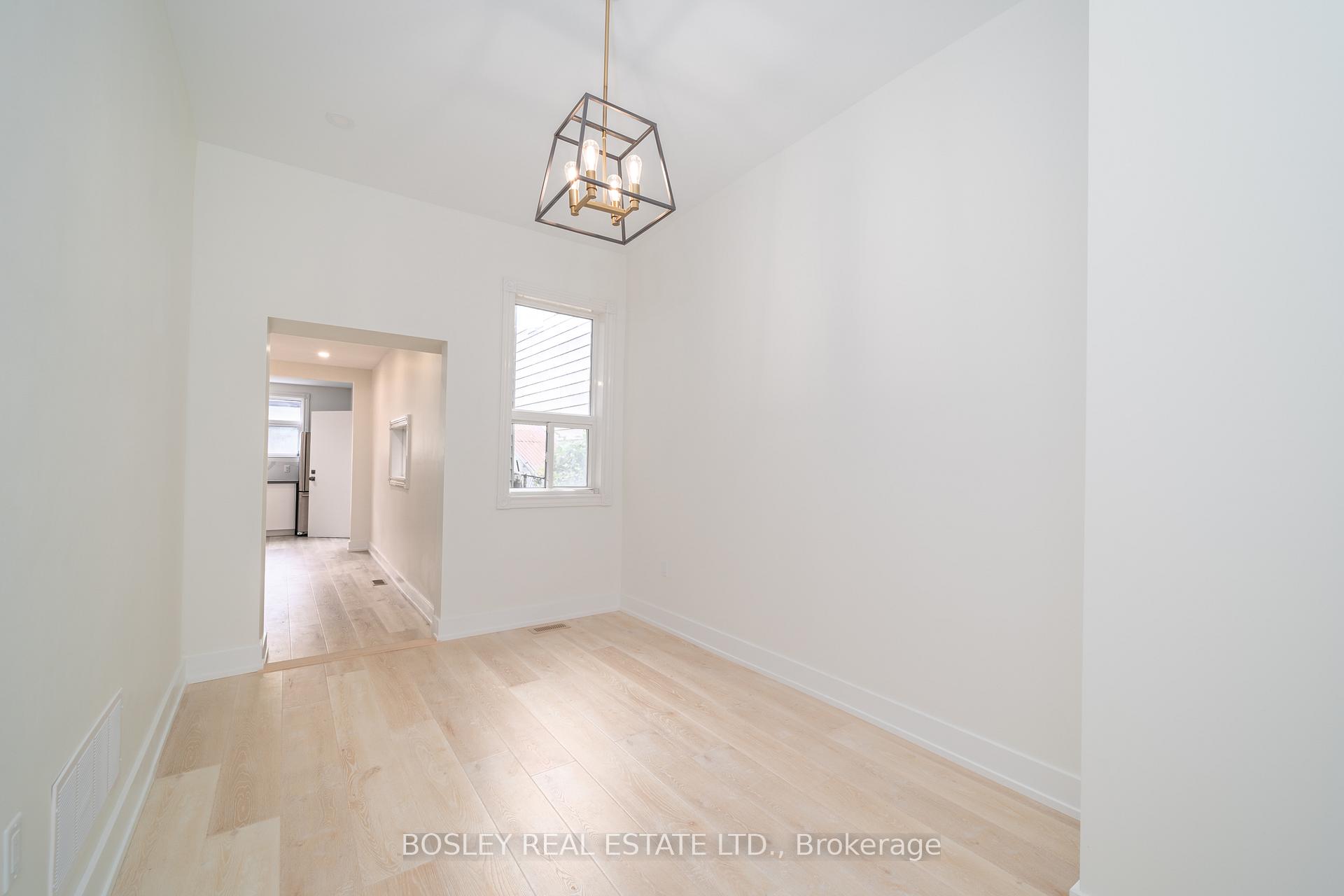 Photo 5 of Unit 2, 13 Mansfield Avenue, Toronto, Trinity-Bellwoods — HOMEH
