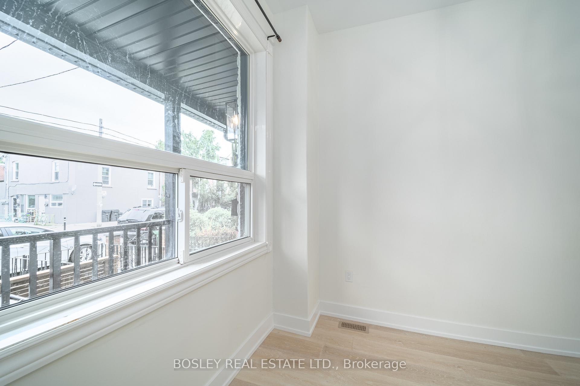 Photo 8 of Unit 2, 13 Mansfield Avenue, Toronto, Trinity-Bellwoods — HOMEH