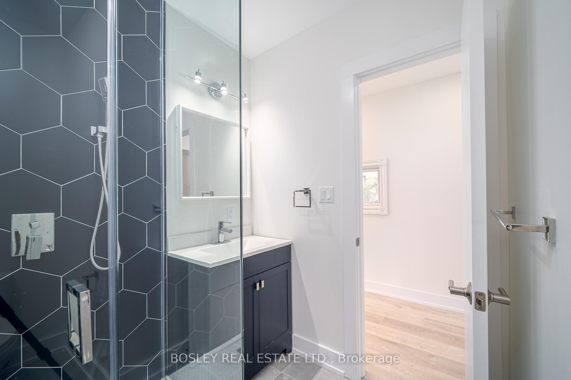 Photo 10 of Unit 2, 13 Mansfield Avenue, Toronto, Trinity-Bellwoods — HOMEH