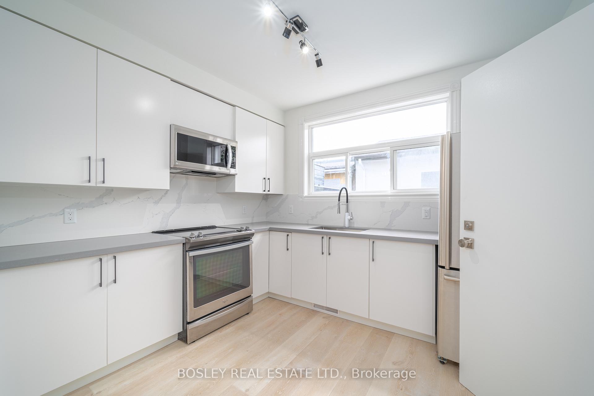 Photo 13 of Unit 2, 13 Mansfield Avenue, Toronto, Trinity-Bellwoods — HOMEH