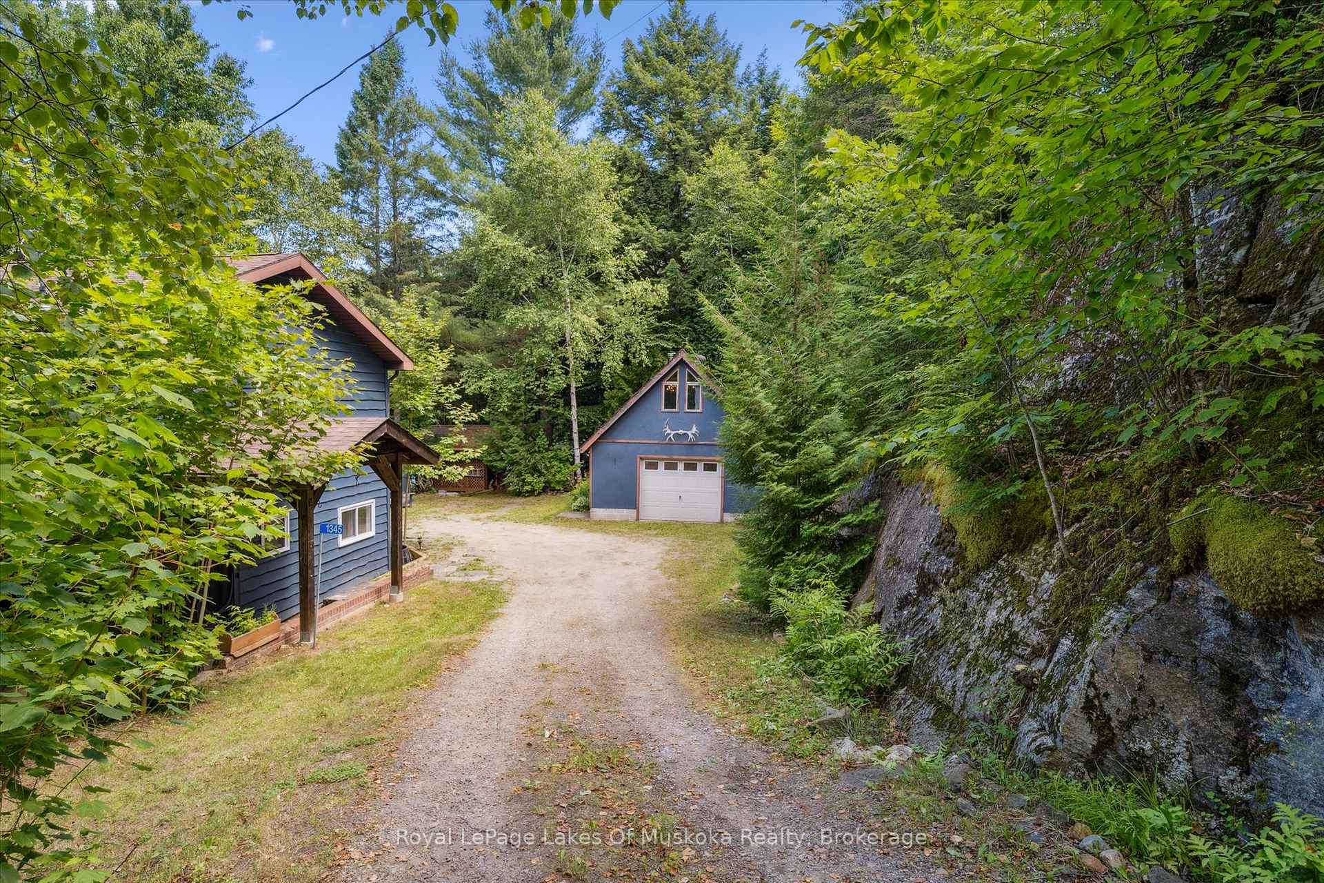 Photo 2 of 1345 Sinclair Trail, Algonquin Highlands, Sherborne — HOMEH