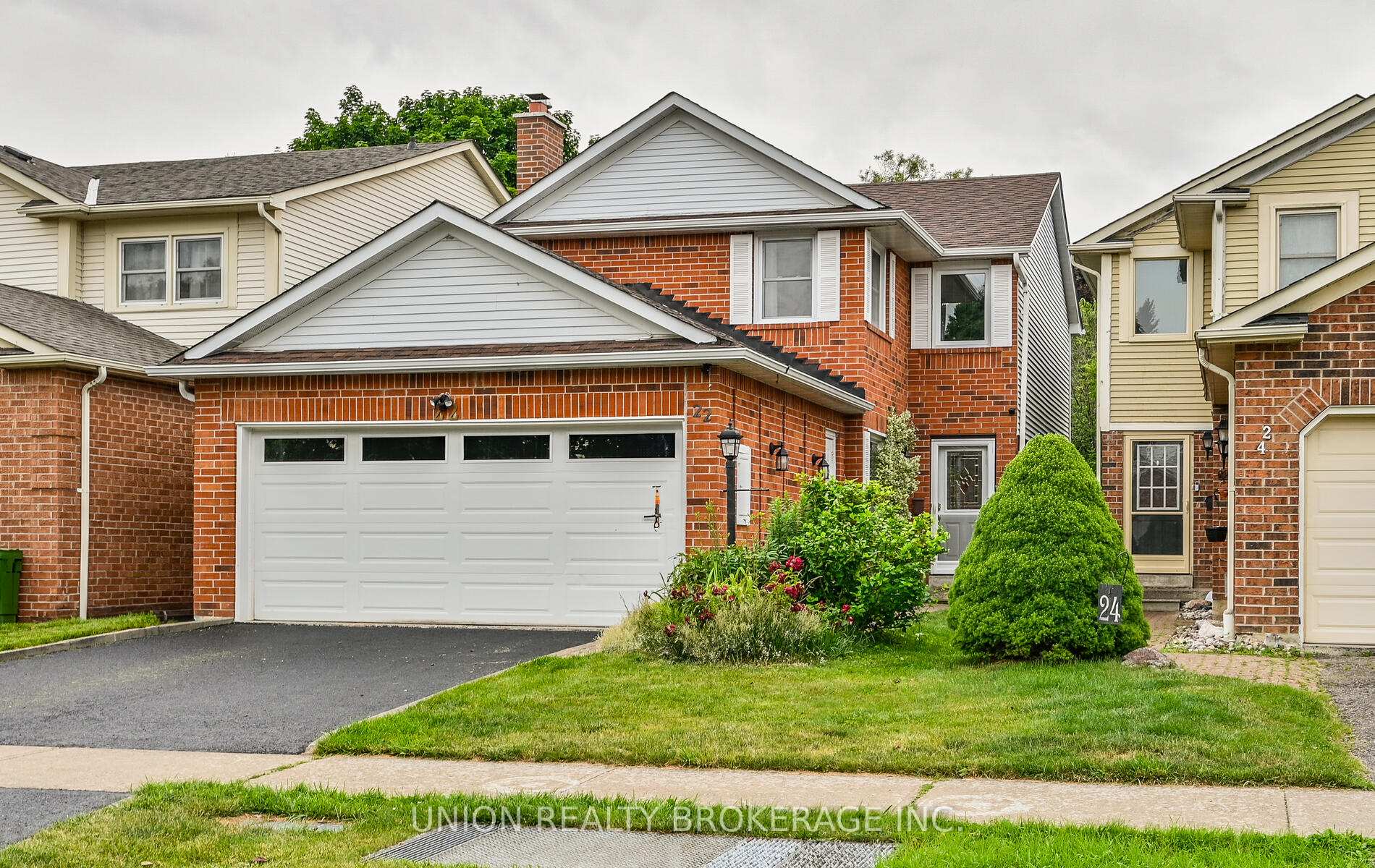 Front of 22 Maberley Crescent N