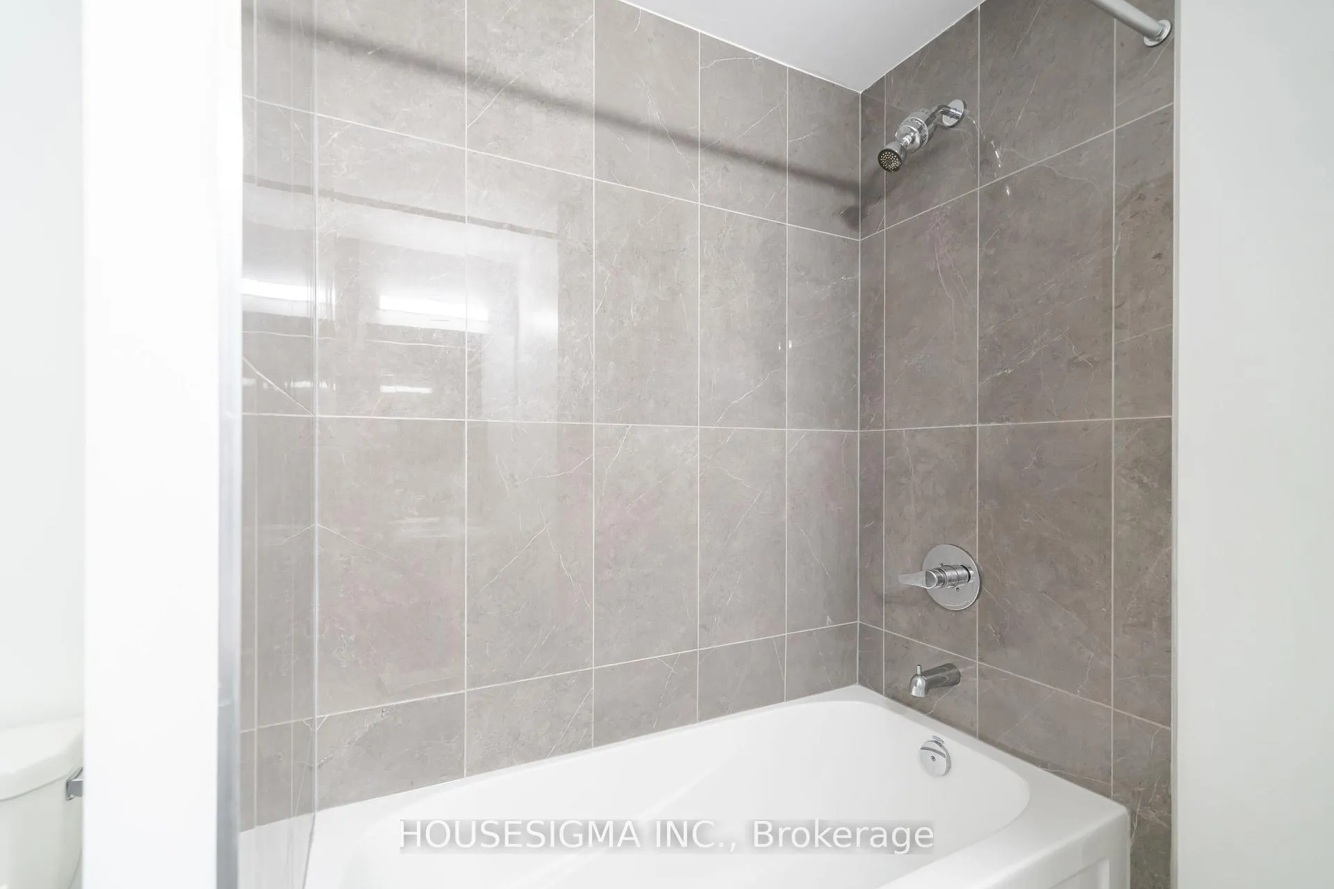 Photo 5 of Unit 210, 1700 Avenue Road, Toronto, Bedford Park-Nortown — HOMEH