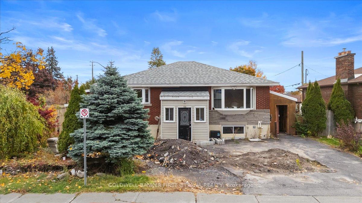 Front of 450 Tremblay Road