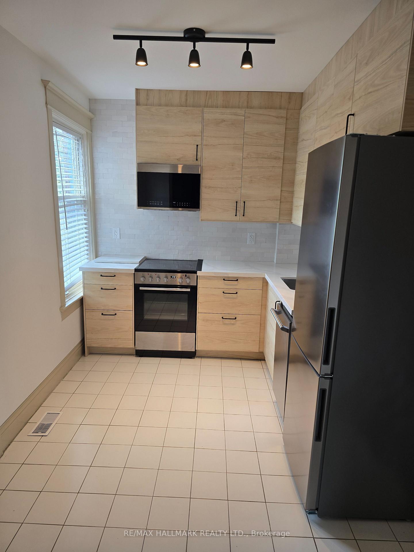 Photo 12 of Unit 2, 198 Rusholme Road, Toronto, Dufferin Grove — HOMEH