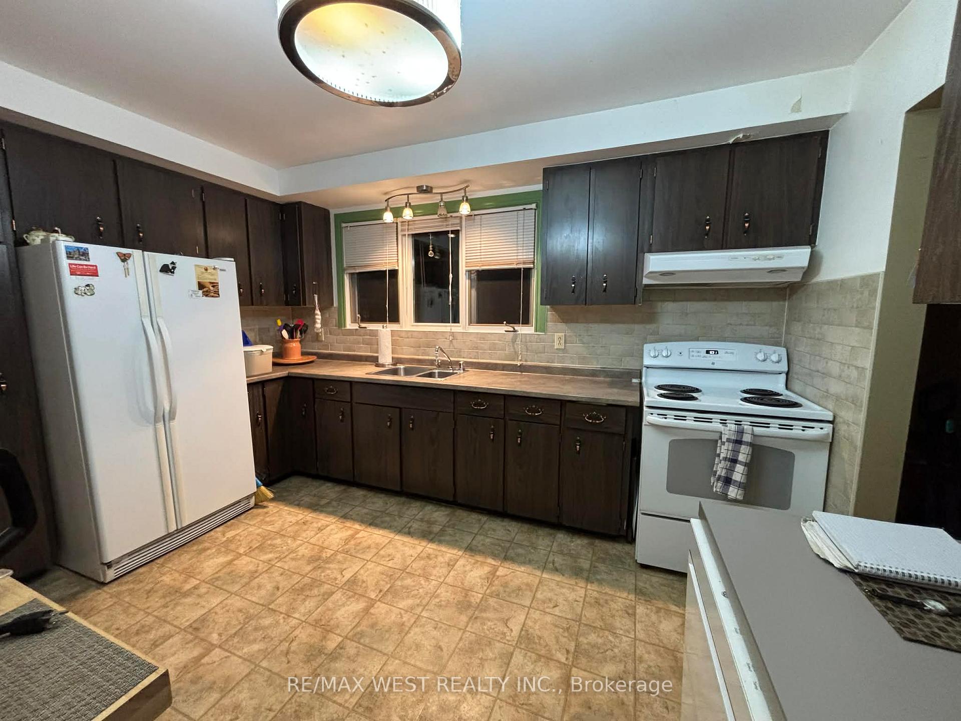 Photo 2 of 55 Meadowvale Avenue, Belleville, Belleville Ward — HOMEH