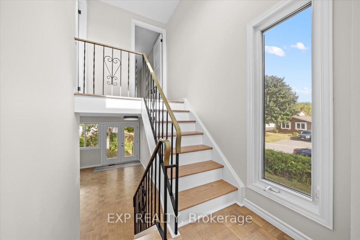 Photo 3 of 5 Tybalt Crescent, Ottawa, Westcliffe Estates — HOMEH