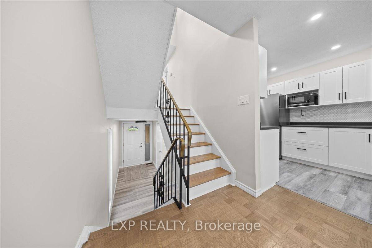 Photo 11 of 5 Tybalt Crescent, Ottawa, Westcliffe Estates — HOMEH
