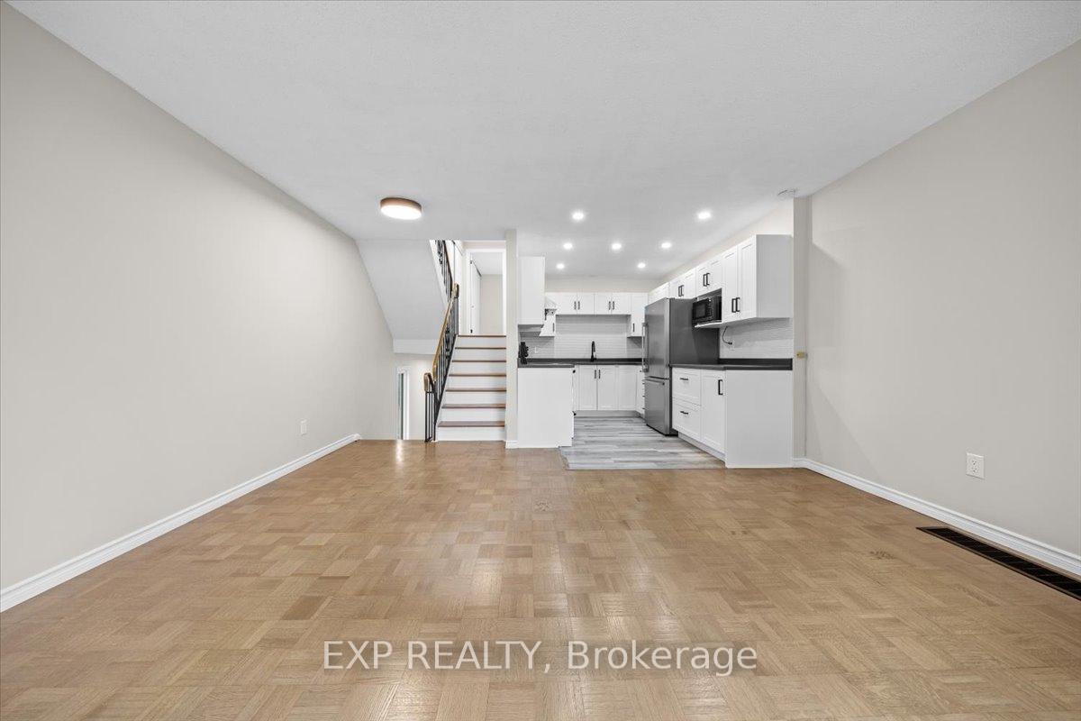 Photo 10 of 5 Tybalt Crescent, Ottawa, Westcliffe Estates — HOMEH