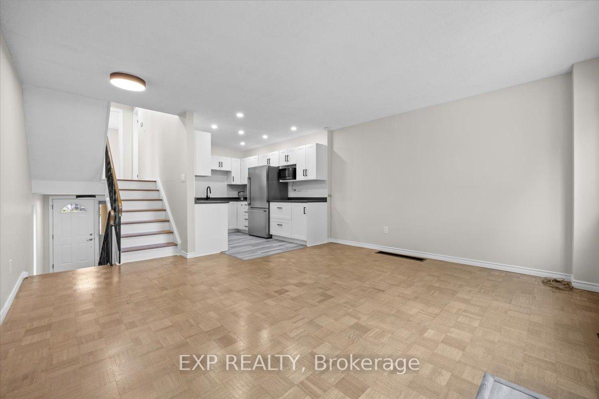 Photo 12 of 5 Tybalt Crescent, Ottawa, Westcliffe Estates — HOMEH