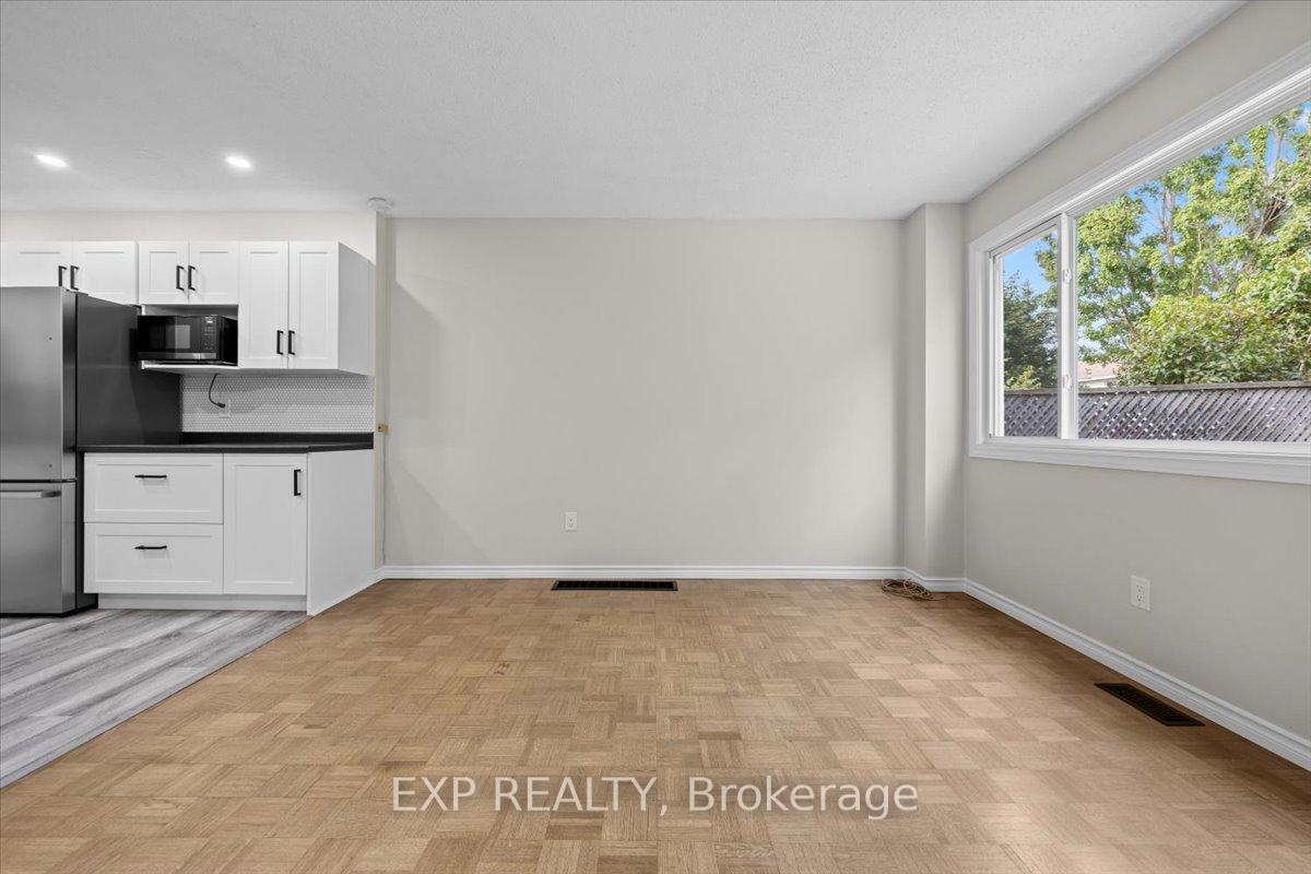 Photo 13 of 5 Tybalt Crescent, Ottawa, Westcliffe Estates — HOMEH