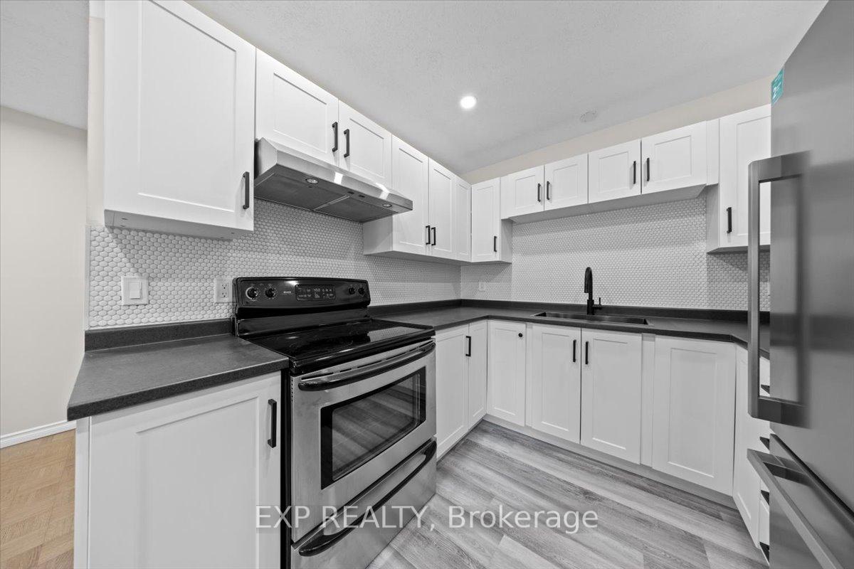 Photo 16 of 5 Tybalt Crescent, Ottawa, Westcliffe Estates — HOMEH