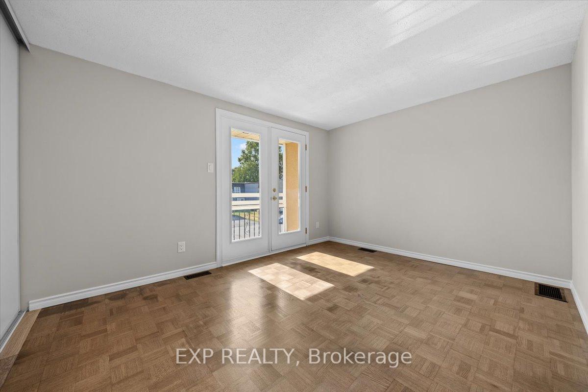 Photo 18 of 5 Tybalt Crescent, Ottawa, Westcliffe Estates — HOMEH
