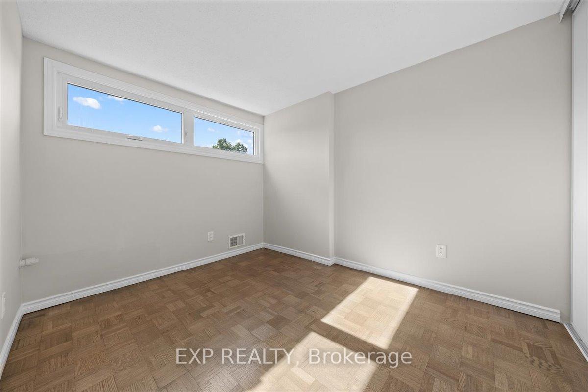Photo 21 of 5 Tybalt Crescent, Ottawa, Westcliffe Estates — HOMEH