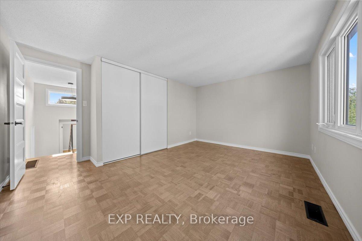 Photo 25 of 5 Tybalt Crescent, Ottawa, Westcliffe Estates — HOMEH
