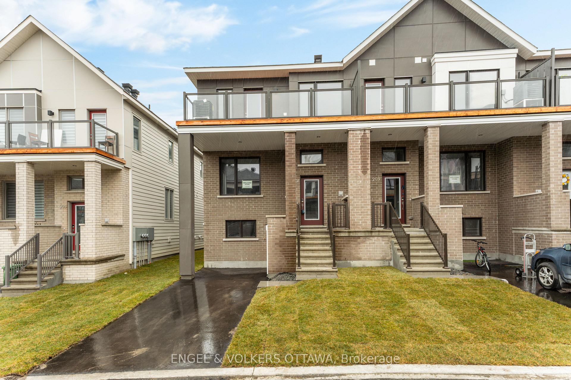 Photo 2 of 207 Speckled Alder Row, Ottawa, Barrhaven - Half Moon Bay — HOMEH