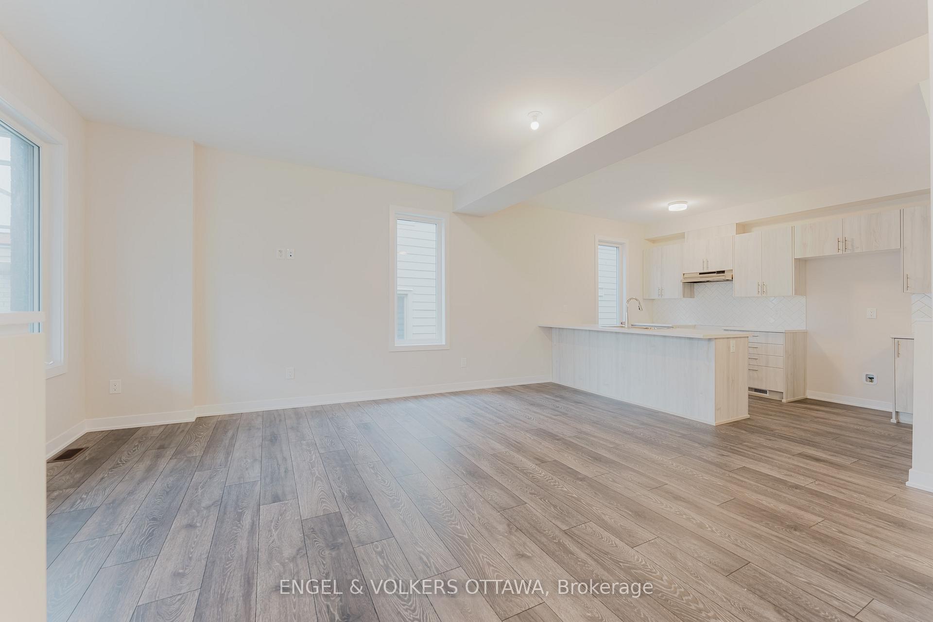 Photo 3 of 207 Speckled Alder Row, Ottawa, Barrhaven - Half Moon Bay — HOMEH