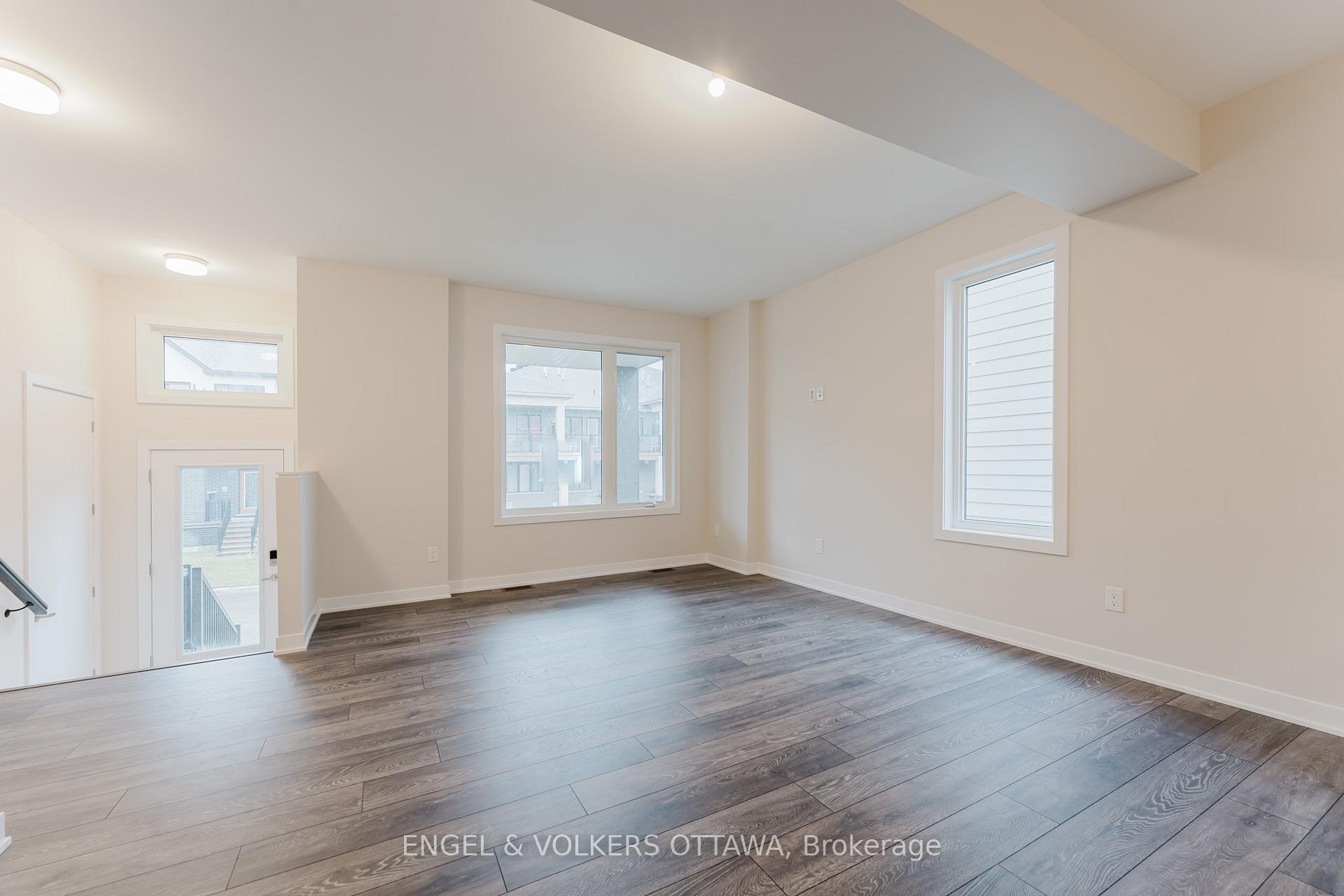 Photo 4 of 207 Speckled Alder Row, Ottawa, Barrhaven - Half Moon Bay — HOMEH