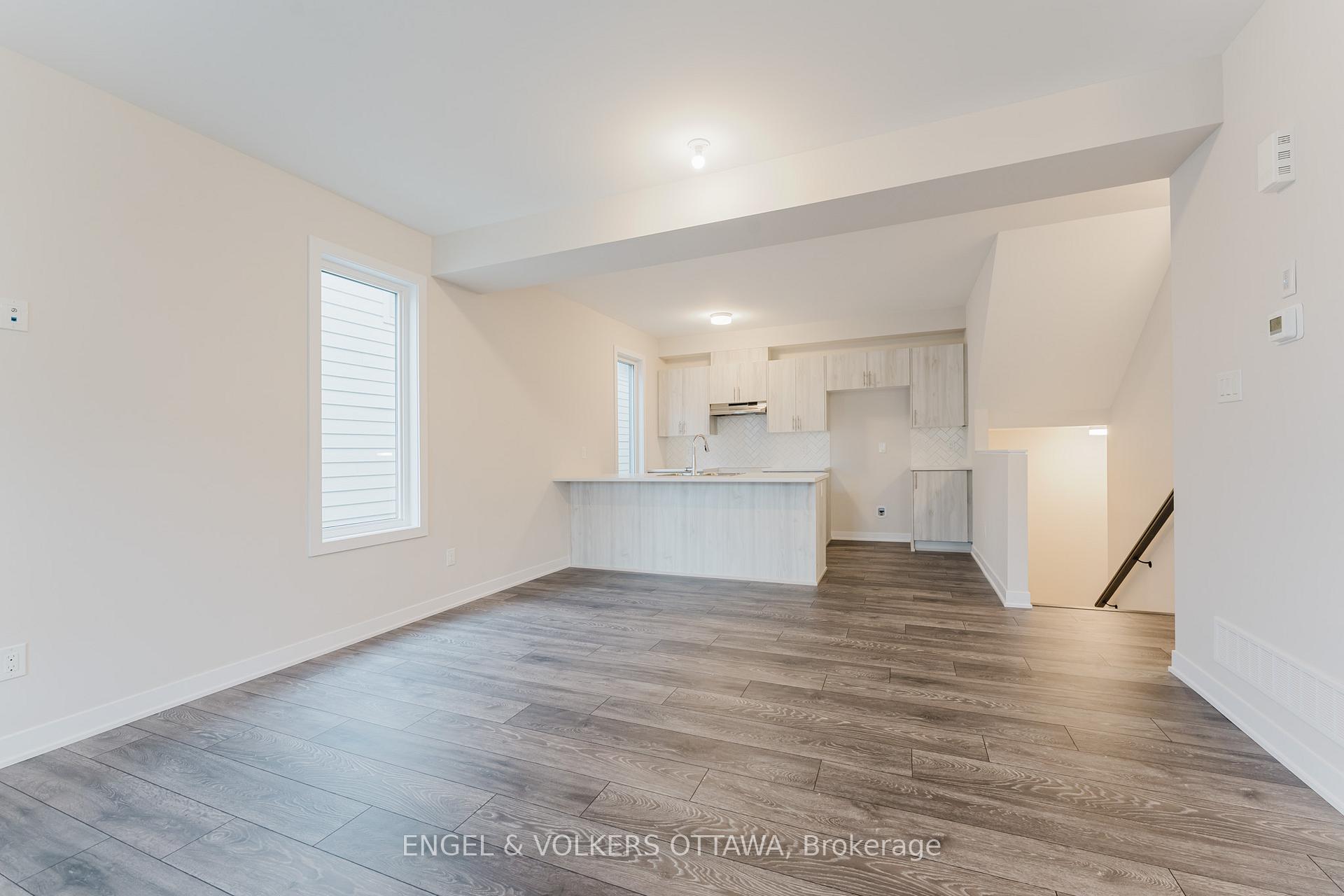 Photo 7 of 207 Speckled Alder Row, Ottawa, Barrhaven - Half Moon Bay — HOMEH