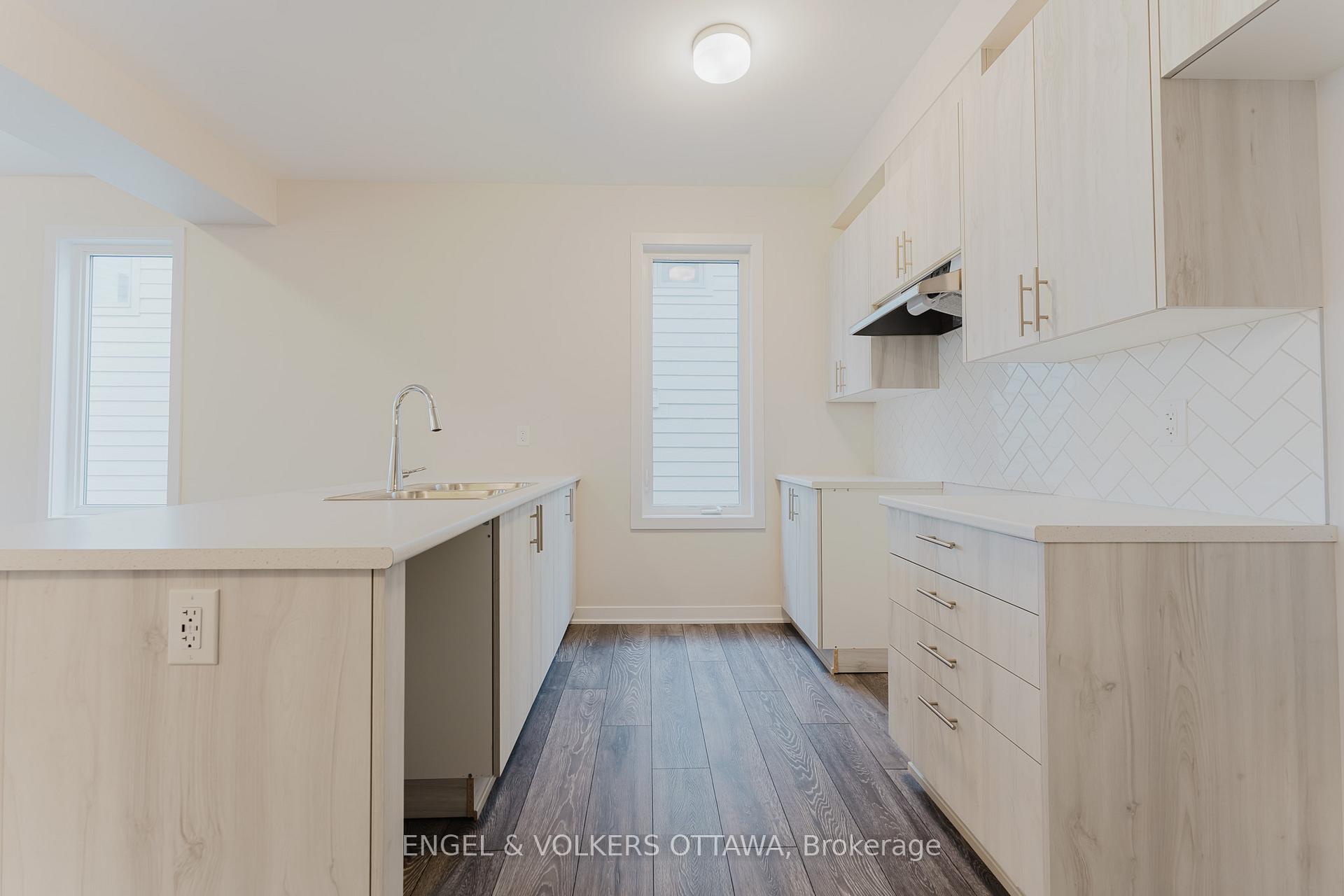 Photo 24 of 207 Speckled Alder Row, Ottawa, Barrhaven - Half Moon Bay — HOMEH