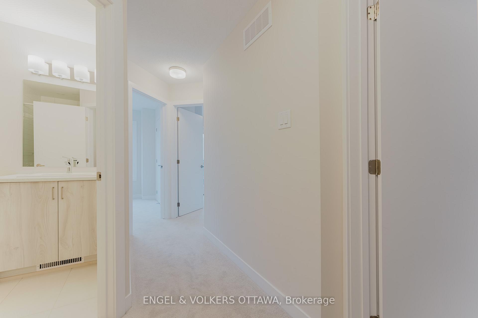 Photo 10 of 207 Speckled Alder Row, Ottawa, Barrhaven - Half Moon Bay — HOMEH