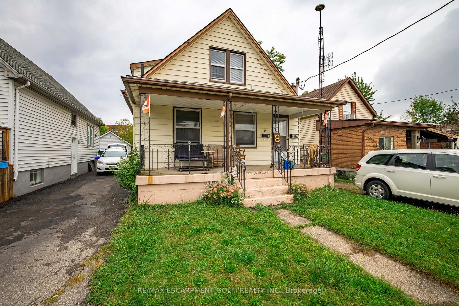 Front of 8 Maitland Street