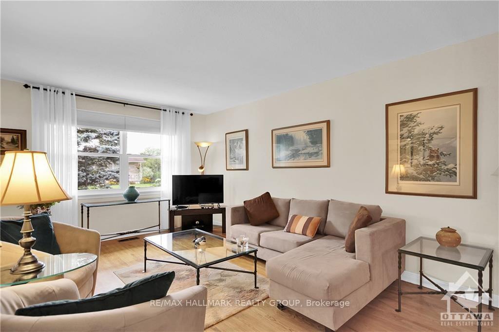 Photo 2 of 2536 Traverse Drive, Ottawa, Brookfield Gardens — HOMEH